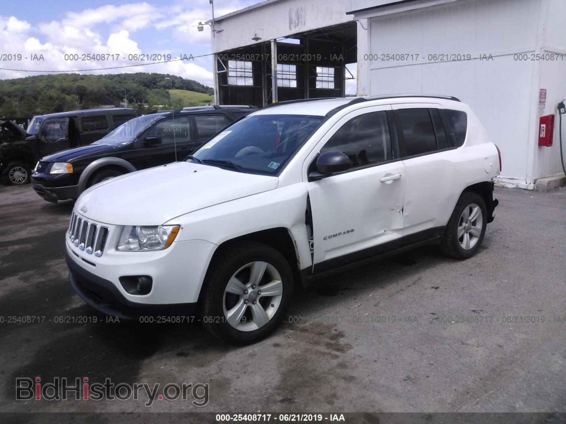 2011 JEEP COMPASS - VIN: 1J4NT1FB9BD215412 - Photo 2