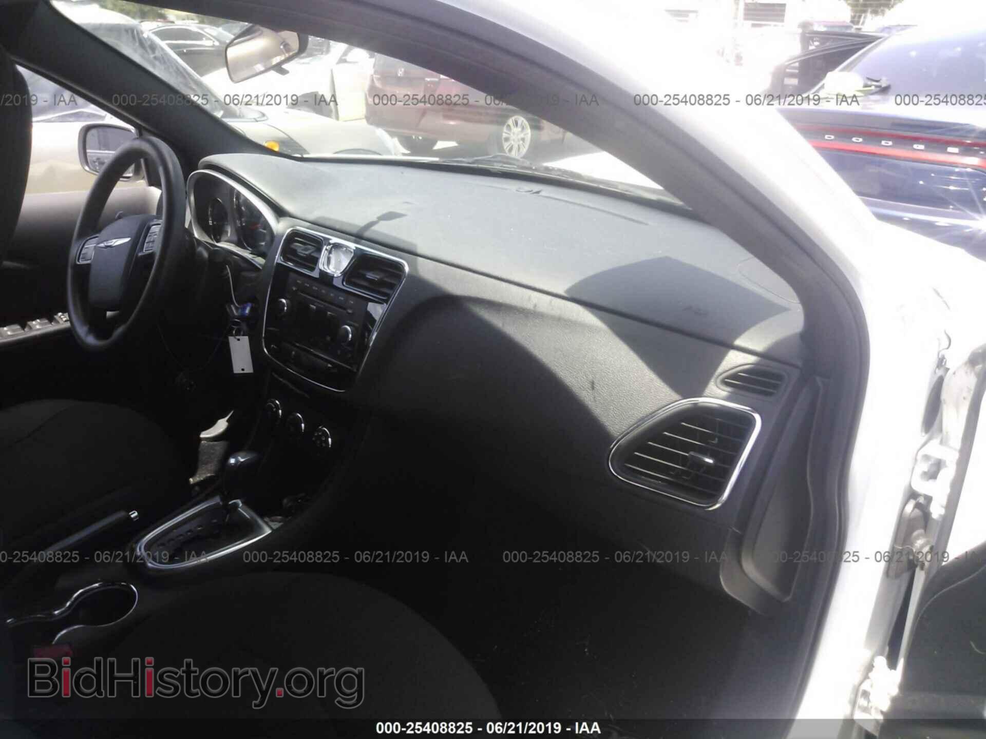 2011 CHRYSLER 200 - VIN: 1C3BC4FB1BN580529 - Фото 5