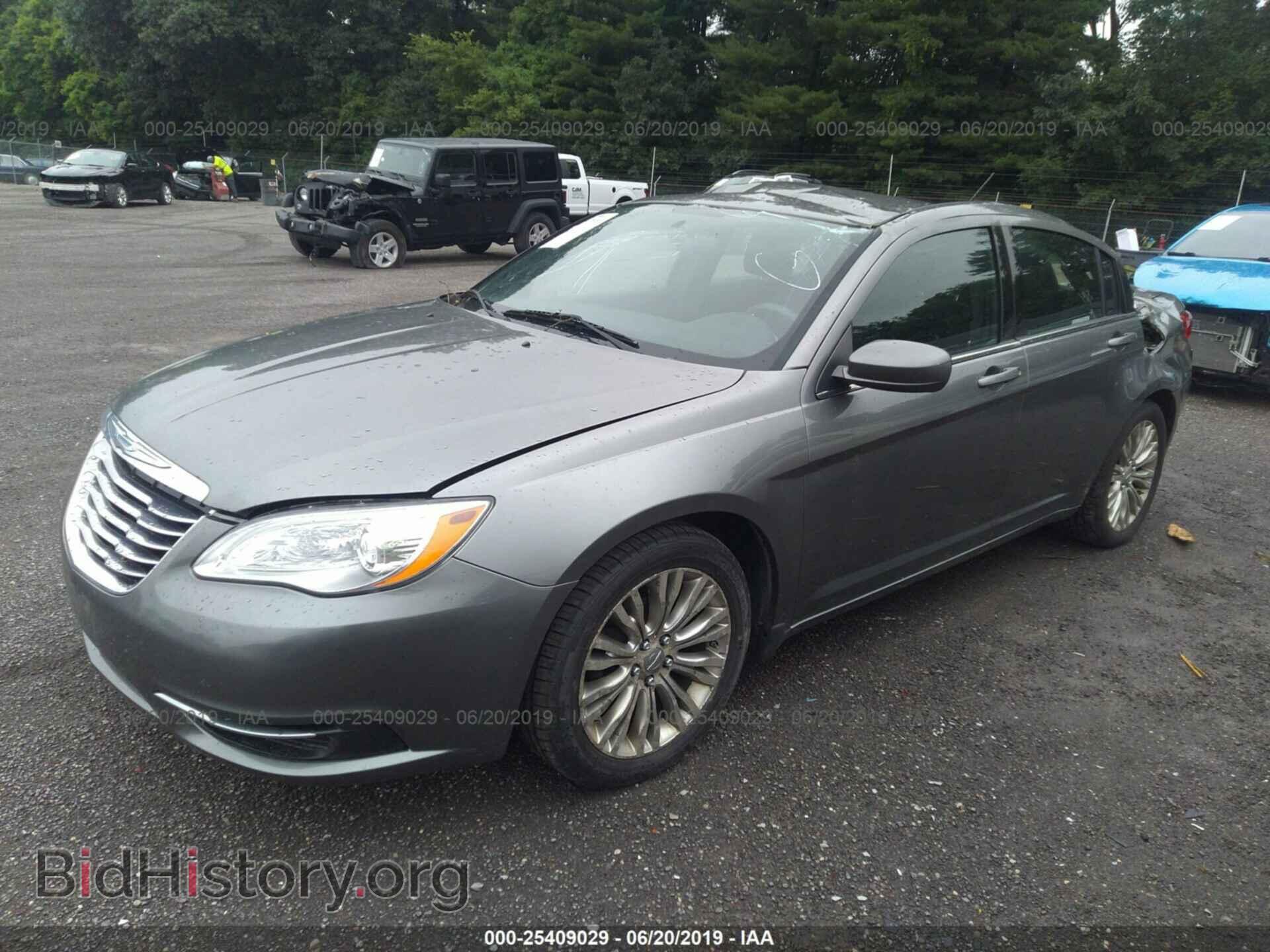 2012 CHRYSLER 200 - VIN: 1C3CCBAB4CN248666 - Фото 2