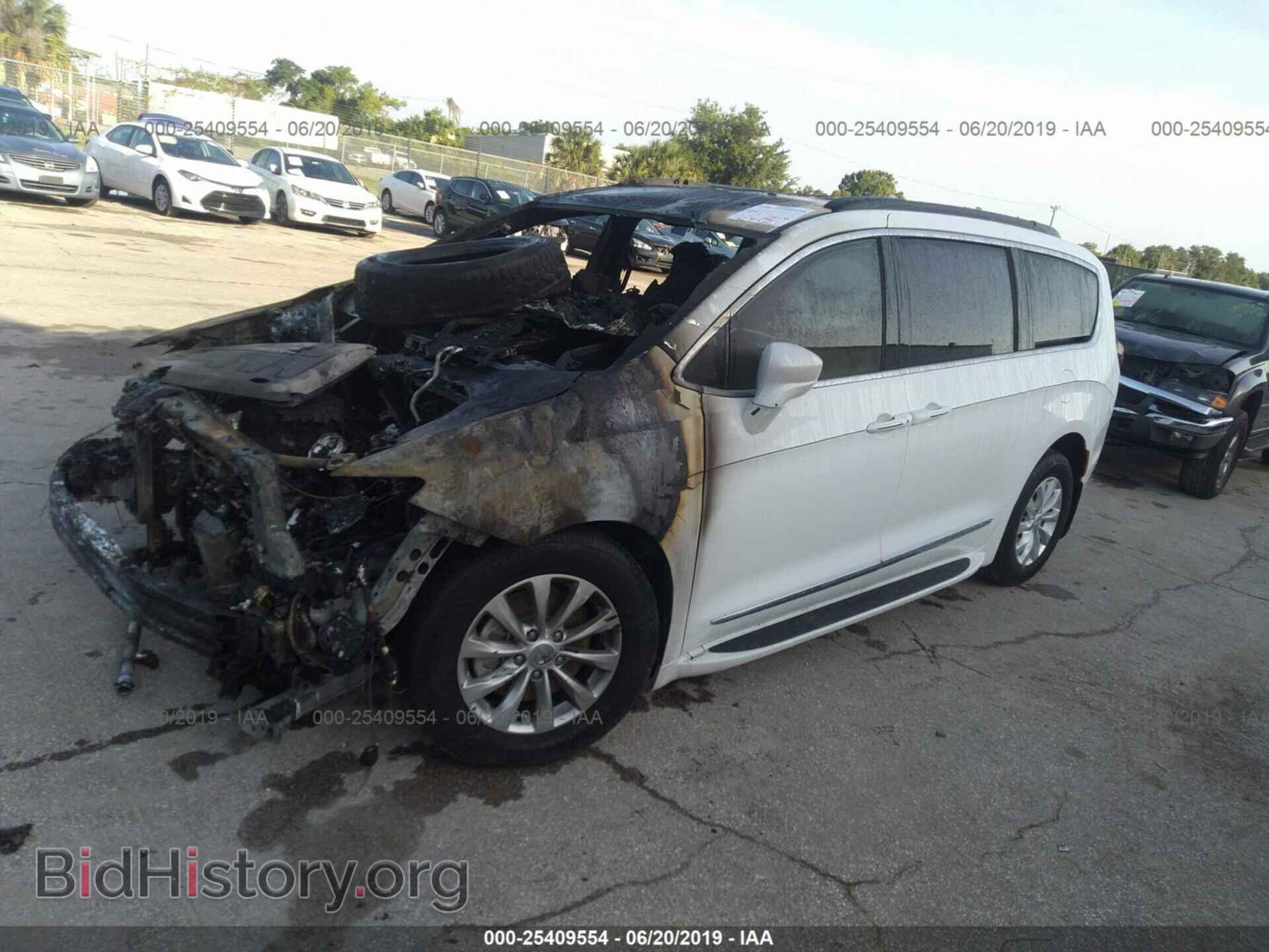 2017 CHRYSLER PACIFICA - VIN: 2C4RC1BG9HR638408 - Фото 2