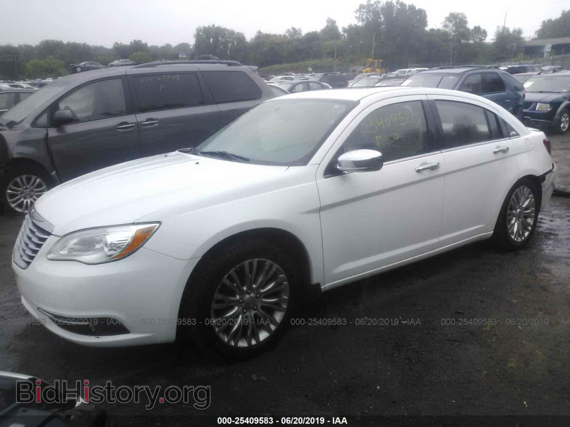 2013 CHRYSLER 200 - VIN: 1C3CCBCG1DN505048 - Фото 2