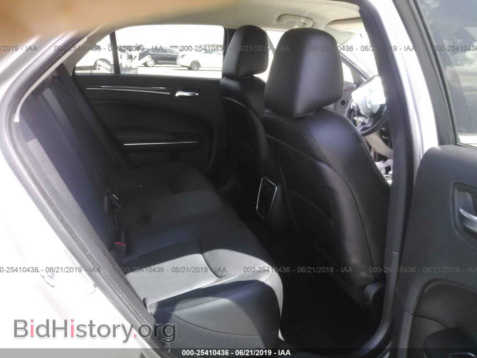 2016 CHRYSLER 300 - VIN: 2C3CCAAG9GH306324 - Фото 8