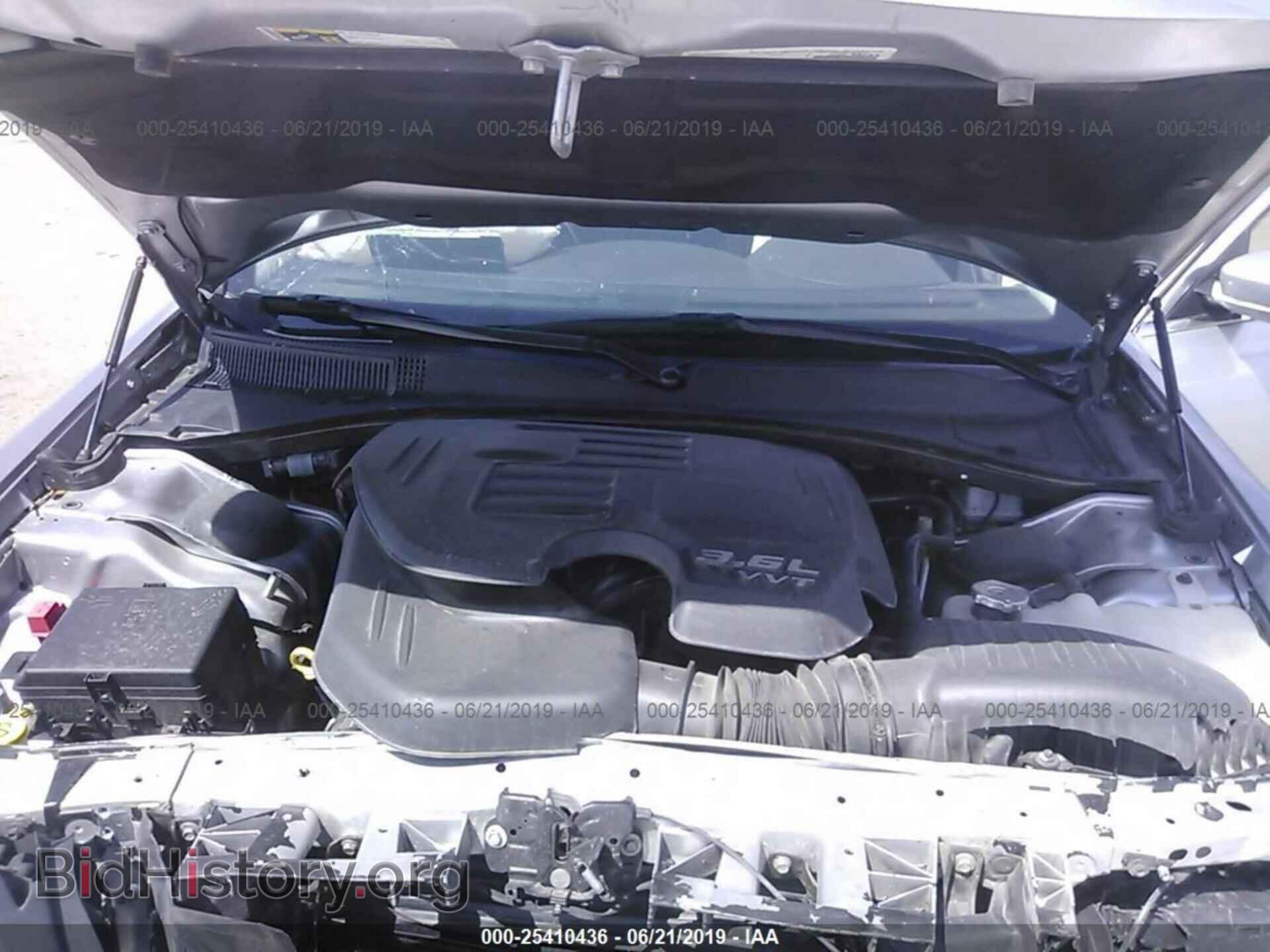 2016 CHRYSLER 300 - VIN: 2C3CCAAG9GH306324 - Фото 10