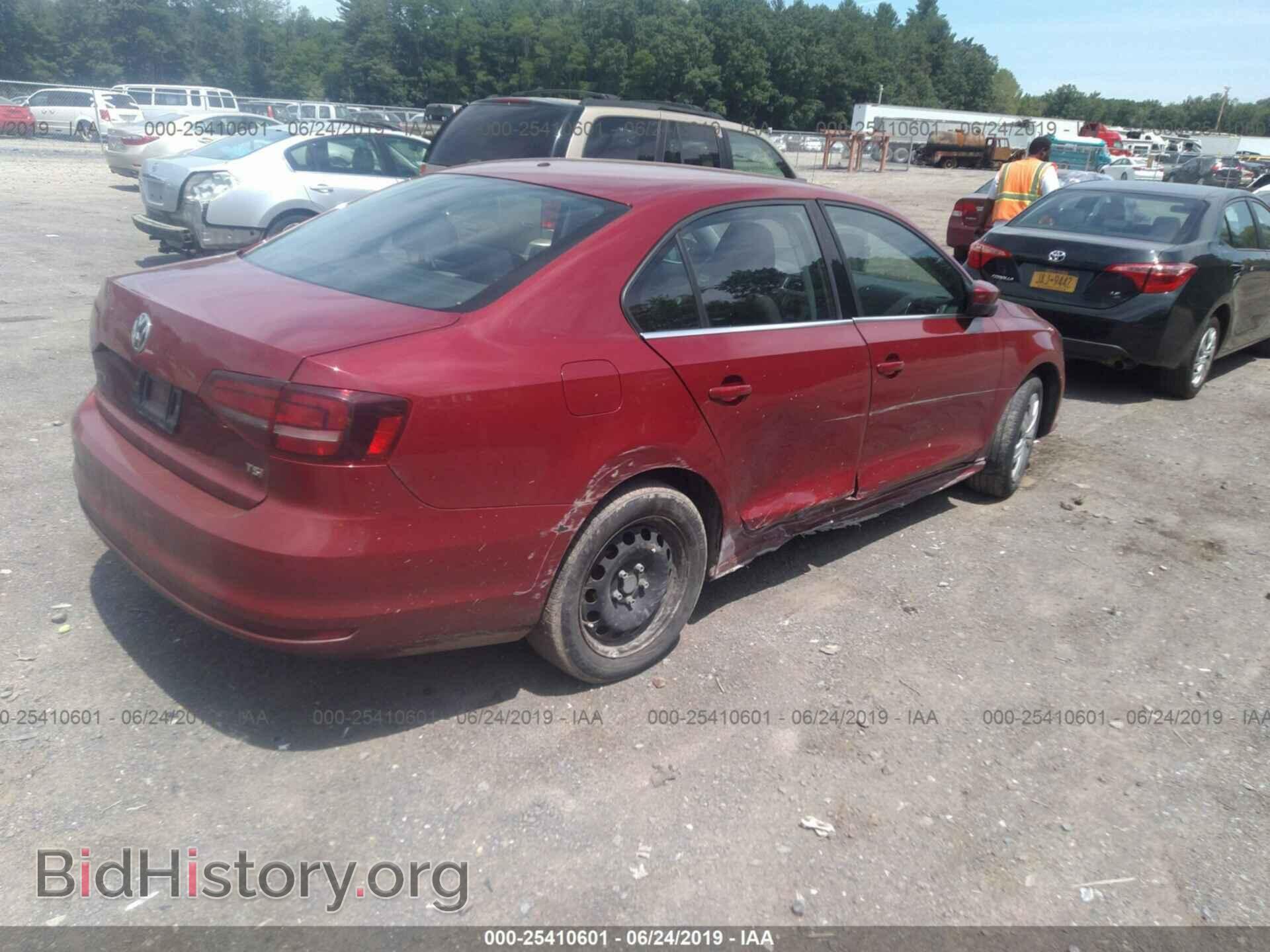 2017 VOLKSWAGEN JETTA - VIN: 3VW2B7AJ0HM336319 - Photo 4