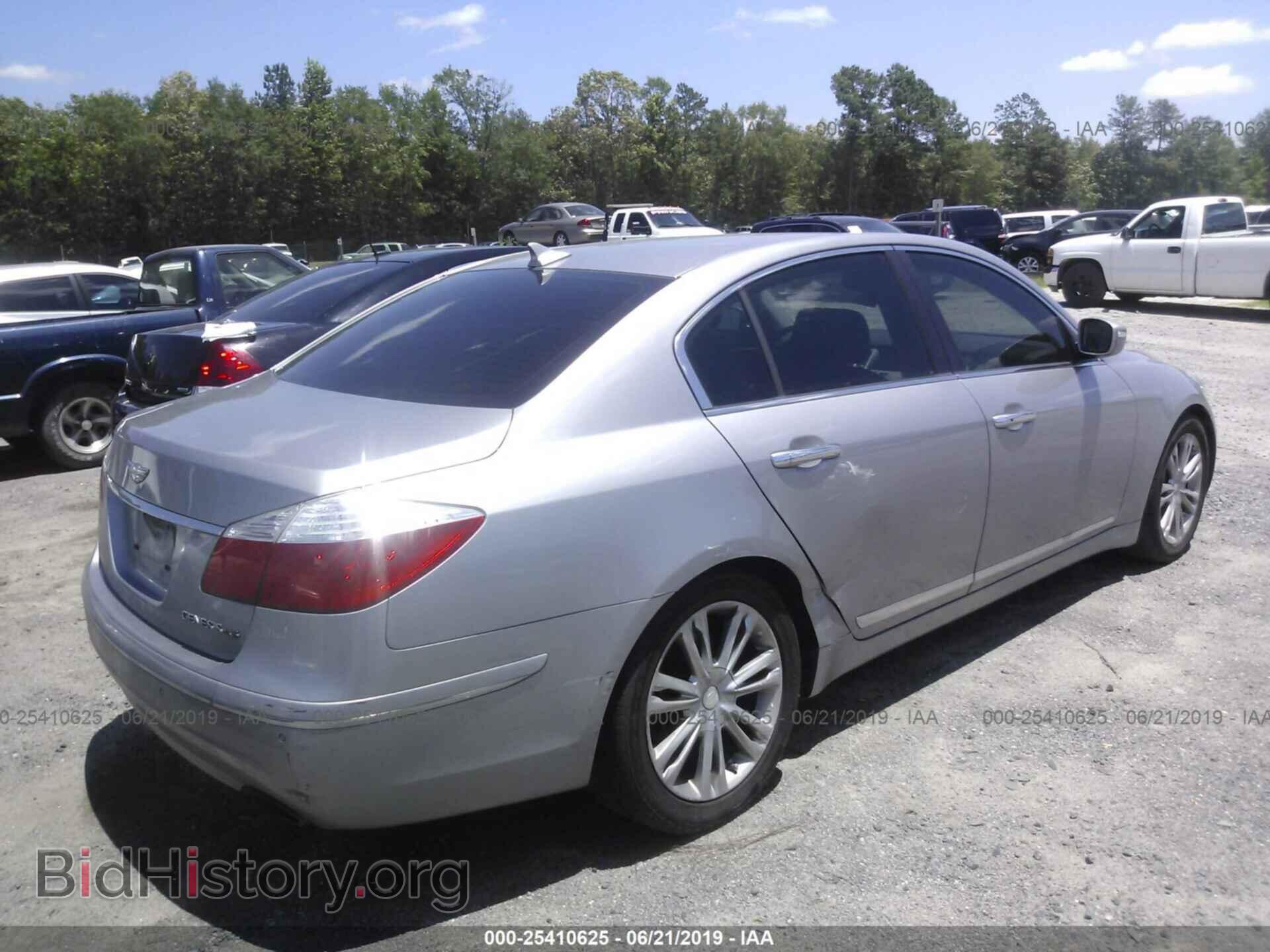 2011 HYUNDAI GENESIS - VIN: KMHGC4DF5BU130276 - Фото 4