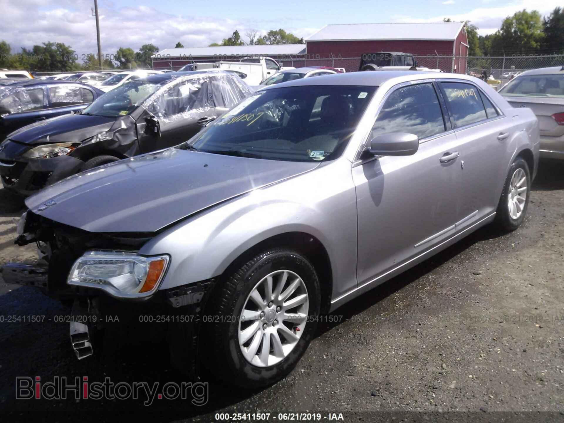 2013 CHRYSLER 300 - VIN: 2C3CCAAG7DH707771 - Фото 2