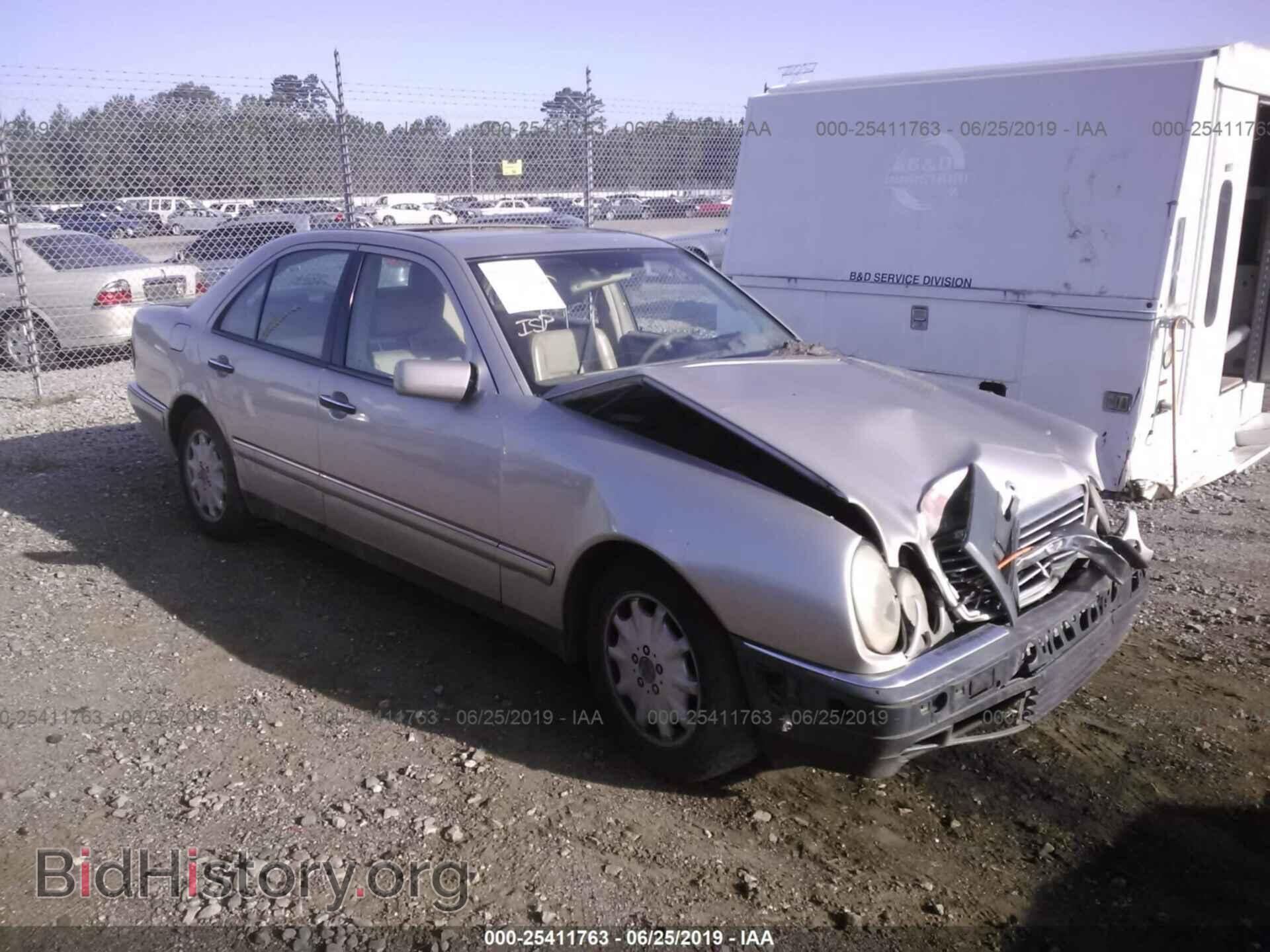 Photo WDBJF65H3XA745123 - MERCEDES-BENZ E 1999