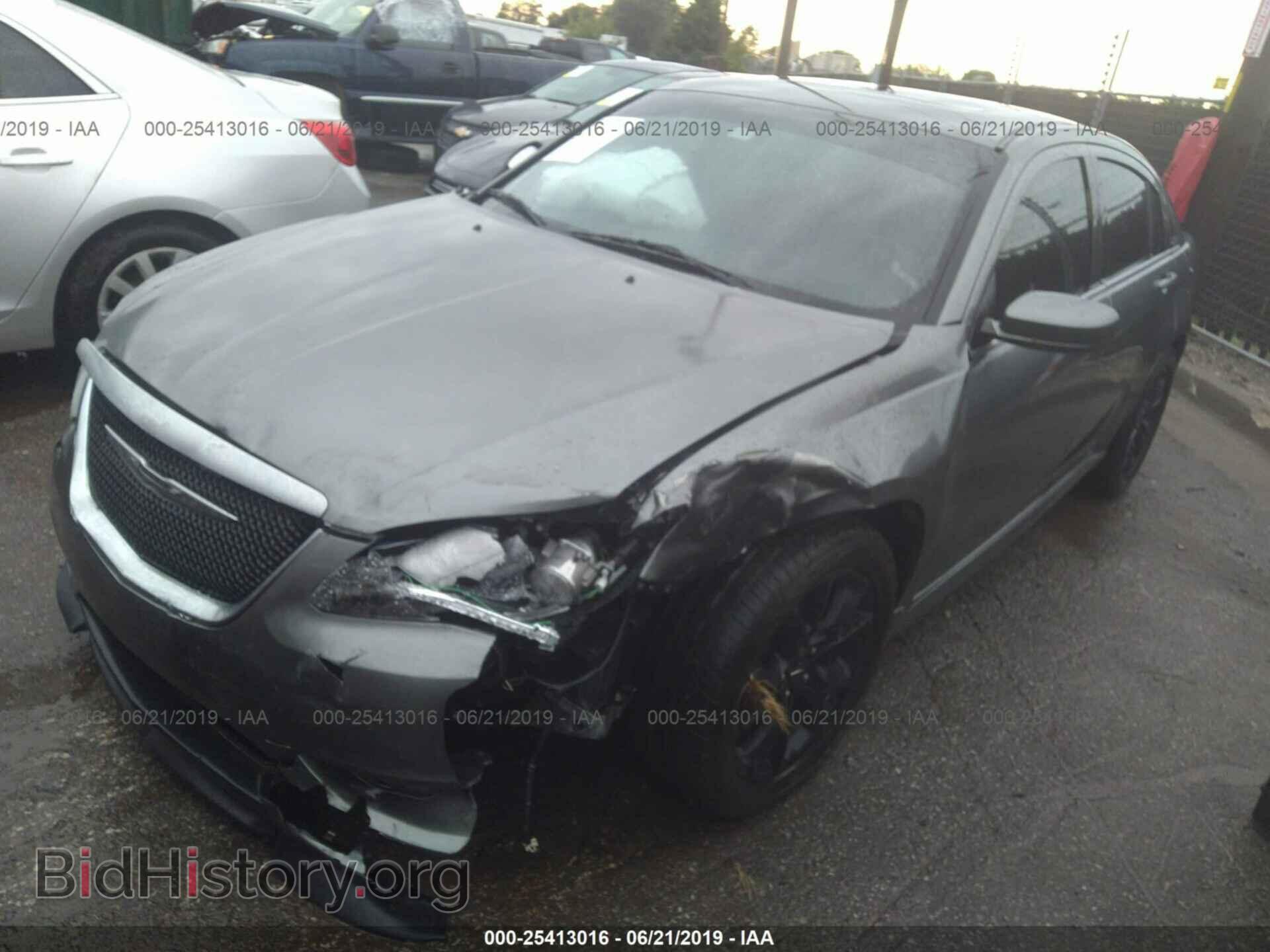 2013 CHRYSLER 200 - VIN: 1C3CCBCG2DN719580 - Фото 2