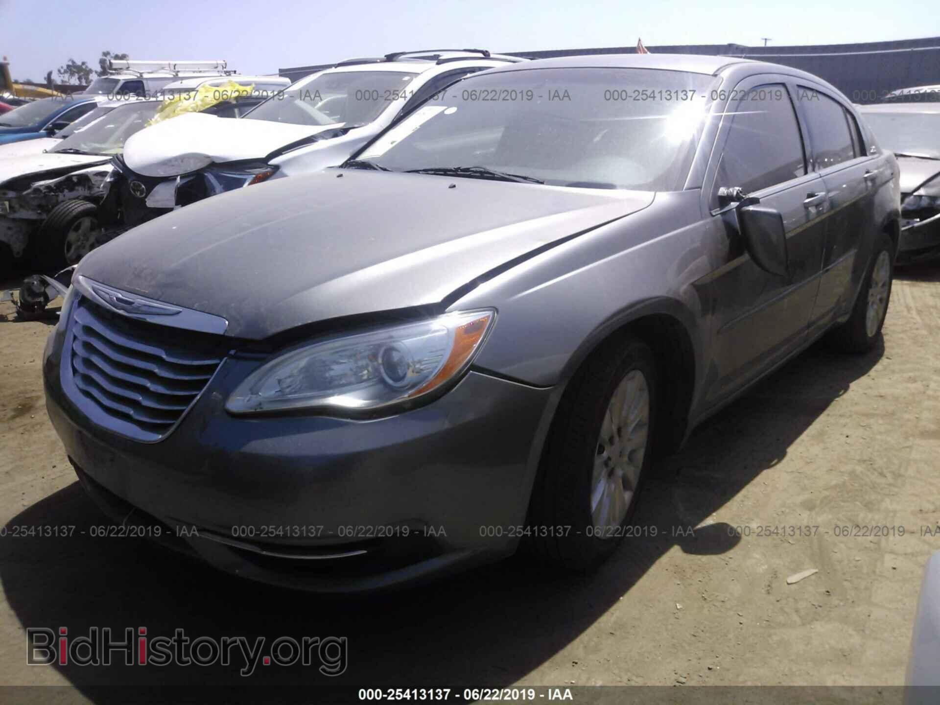 2012 CHRYSLER 200 - VIN: 1C3CCBAB1CN205404 - Фото 2