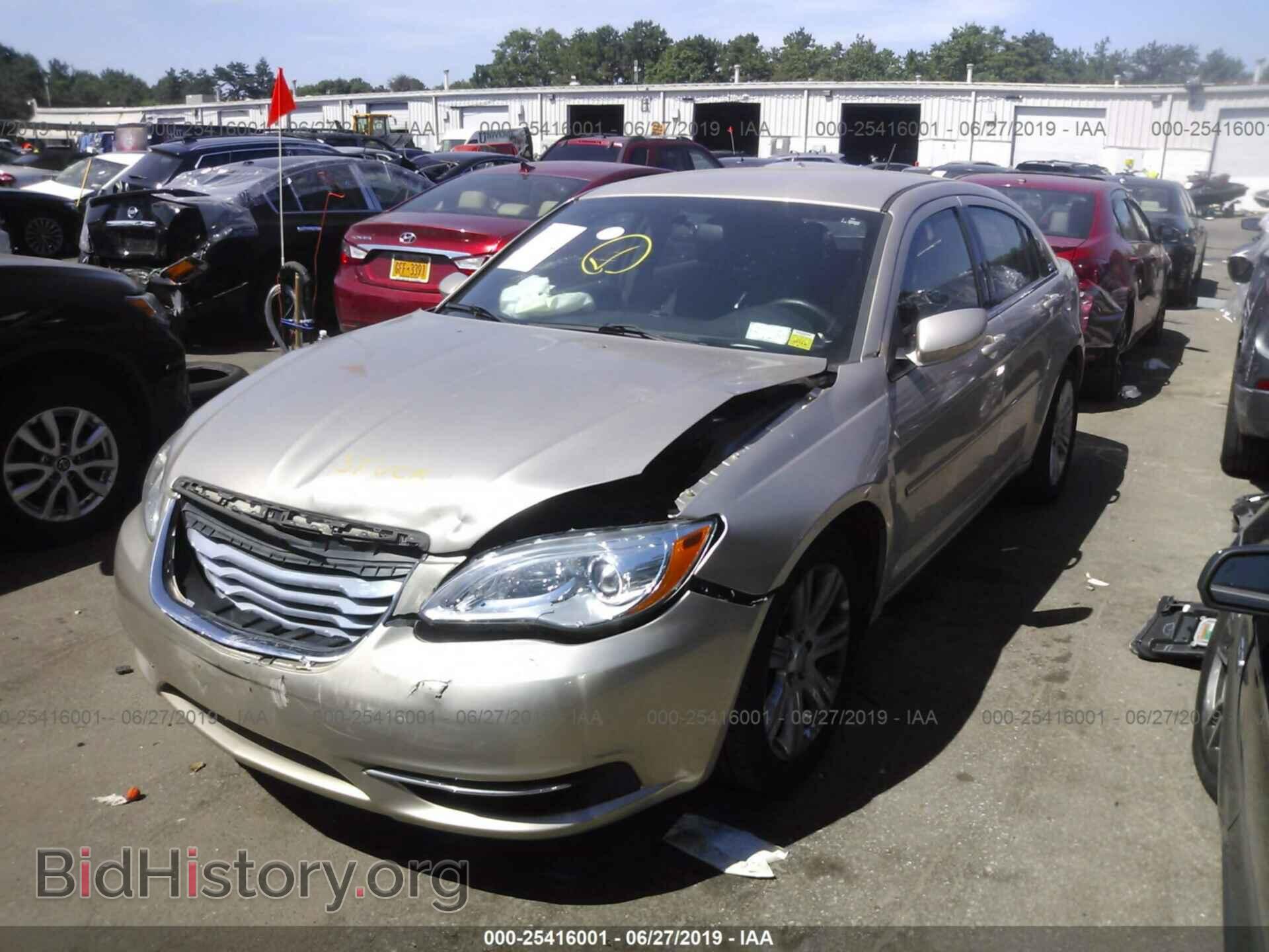 2013 CHRYSLER 200 - VIN: 1C3CCBBB2DN696145 - Фото 2