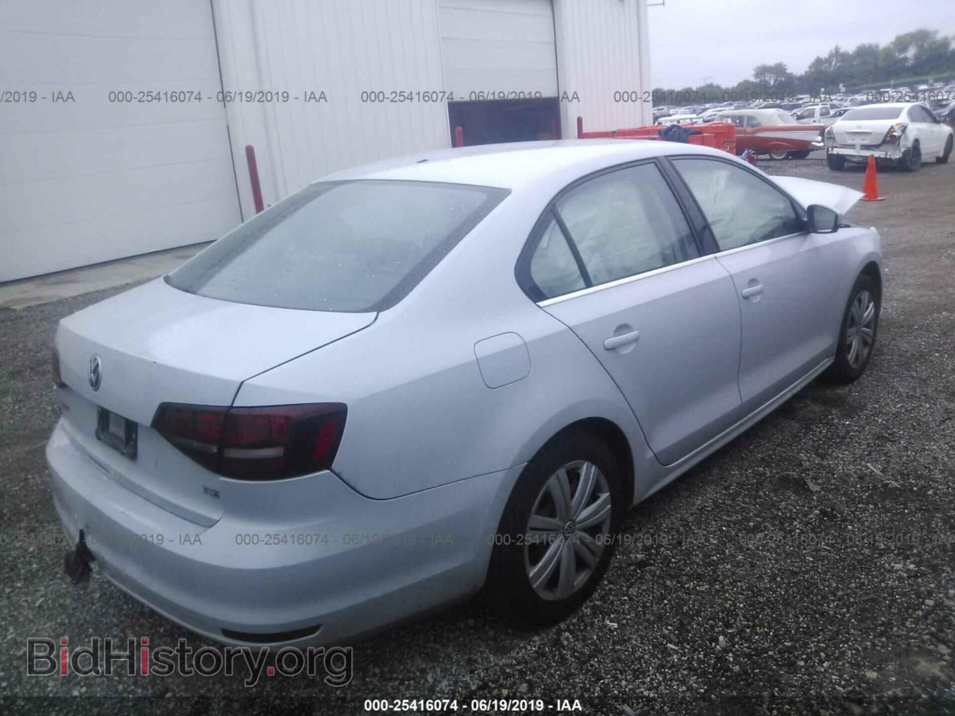 2017 VOLKSWAGEN JETTA - VIN: 3VW2B7AJ5HM293595 - Photo 4