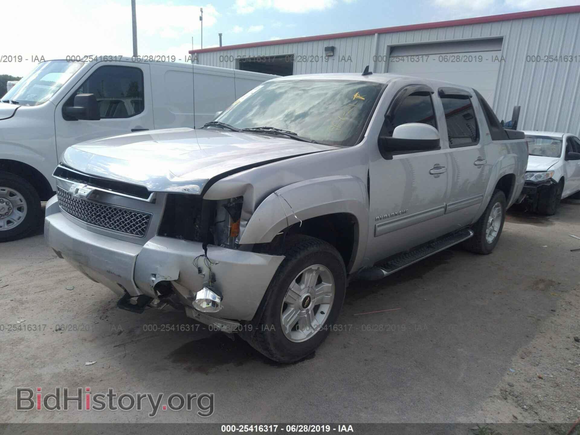 2010 CHEVROLET AVALANCHE - VIN: 3GNVKFE01AG173574 - Фото 2