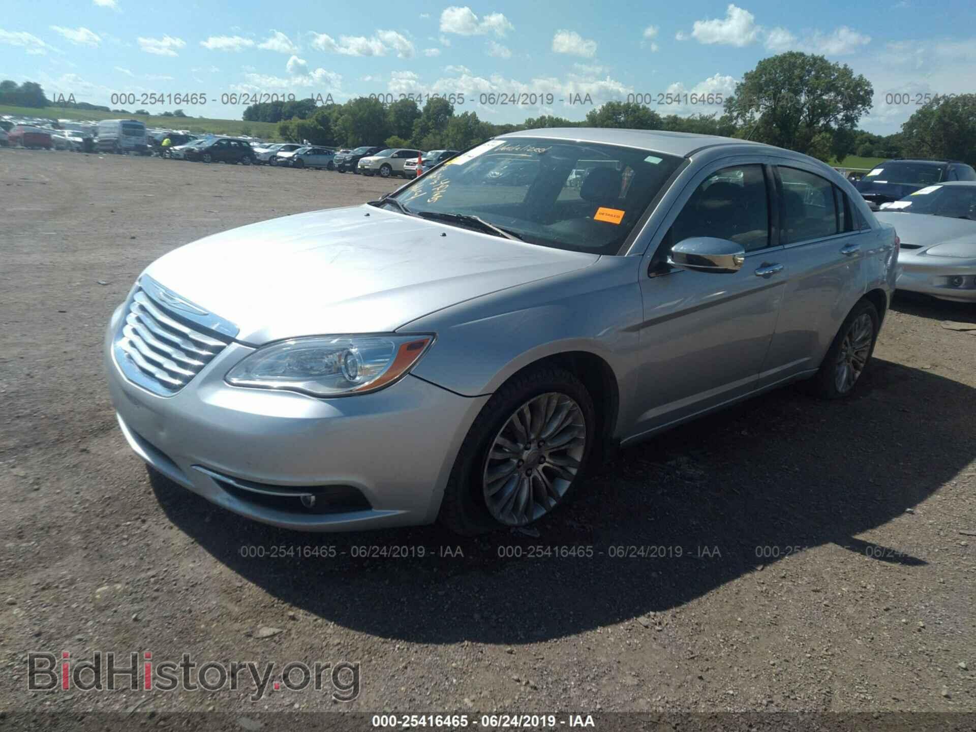 2012 CHRYSLER 200 - VIN: 1C3CCBCG0CN277462 - Фото 2