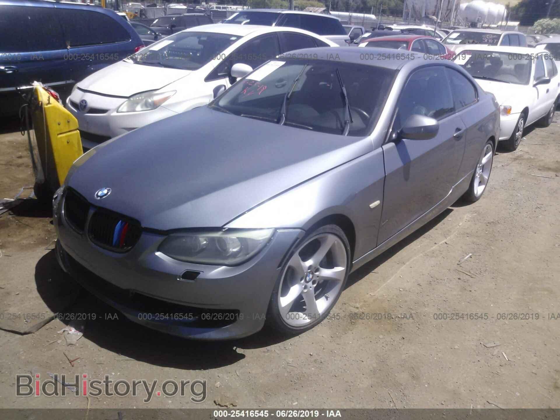 2011 BMW 335 - VIN: WBAKG7C52BE263582 - Фото 2