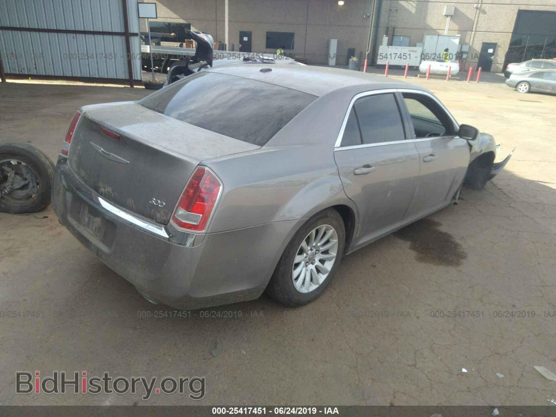 2014 CHRYSLER 300 - VIN: 2C3CCAAG6EH200071 - Фото 4
