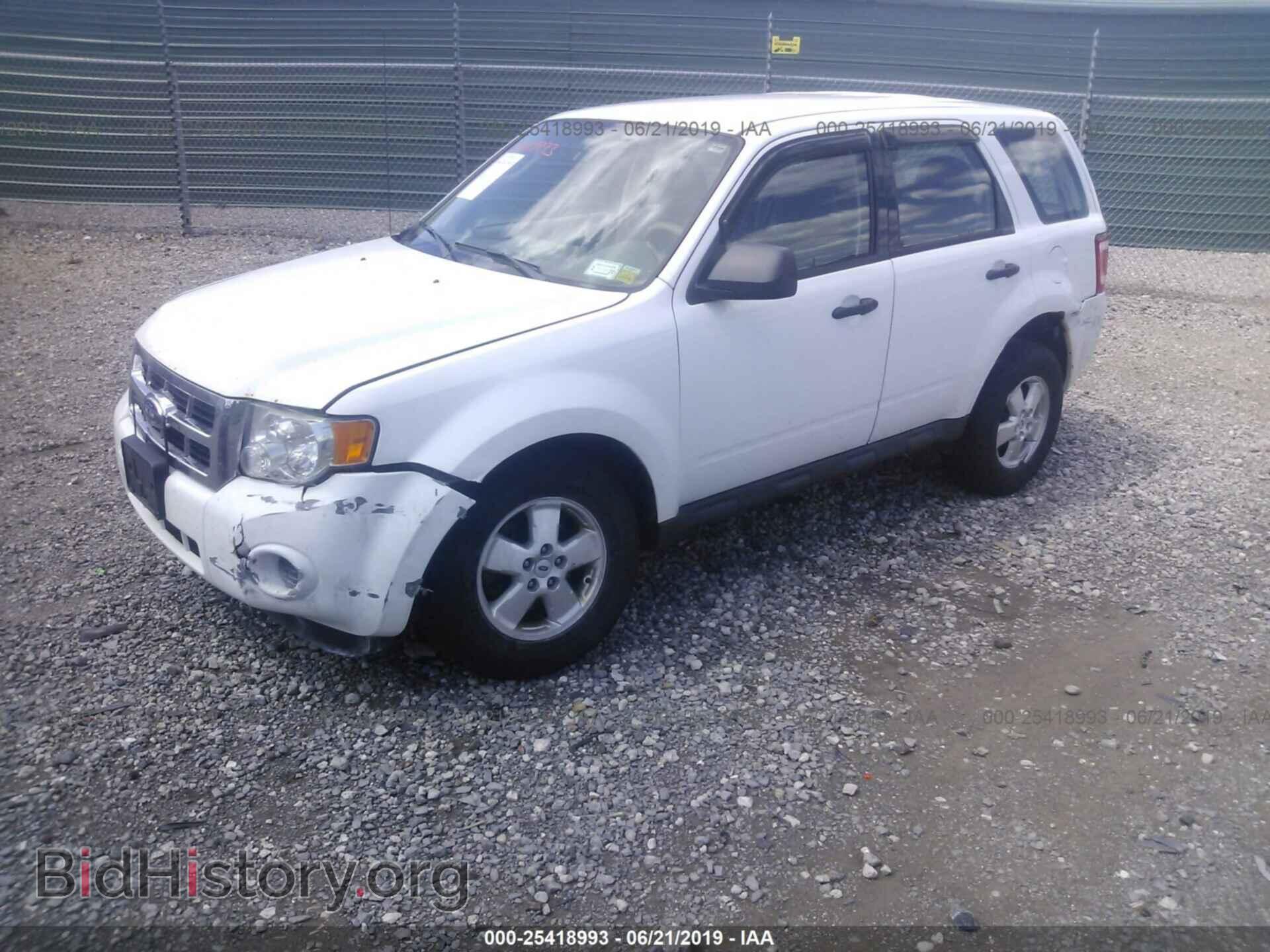 2011 FORD ESCAPE - VIN: 1FMCU0C75BKC65591 - Photo 2