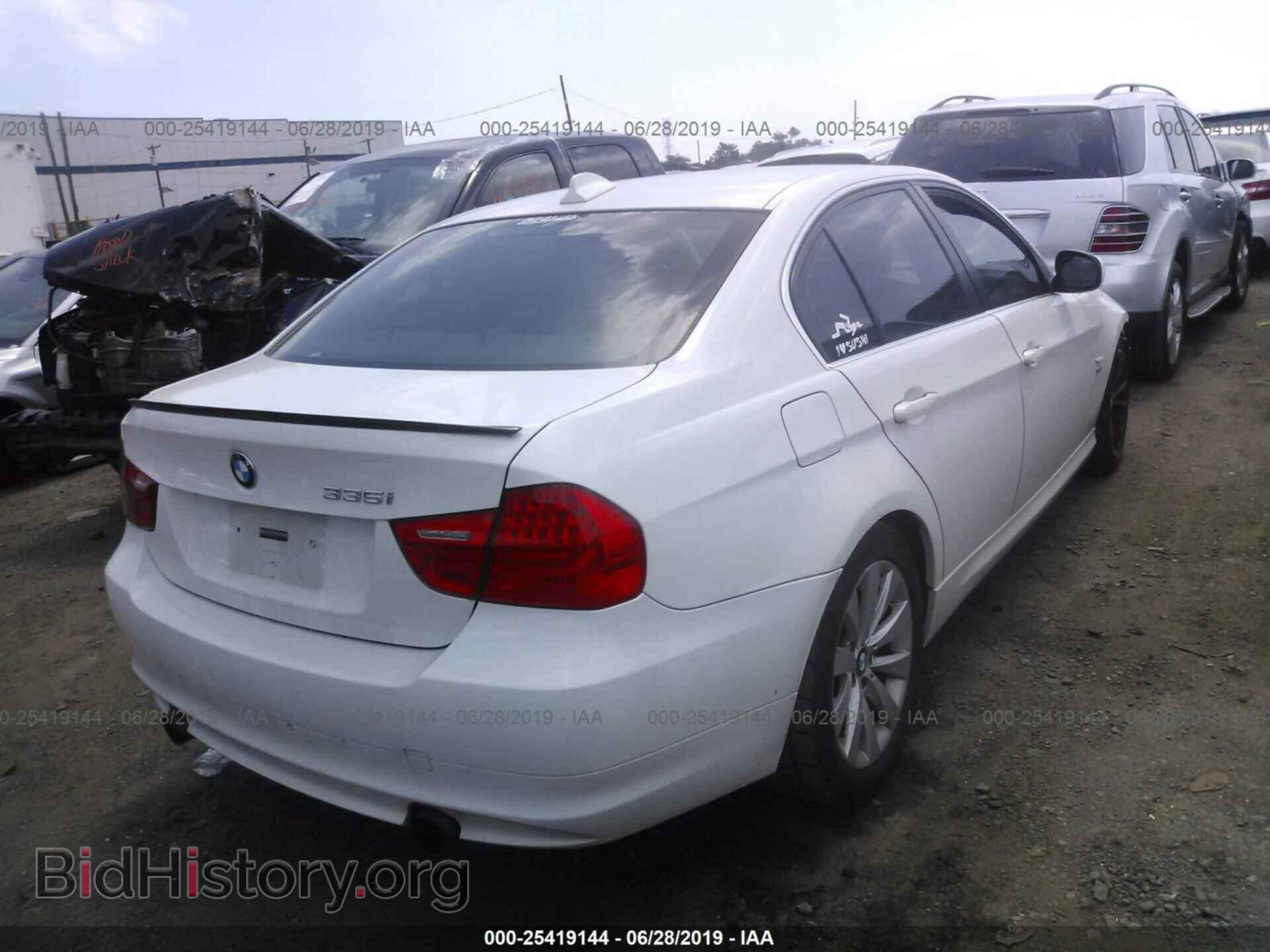 2010 BMW 335 - VIN: WBAPL3C56AA409238 - Фото 4