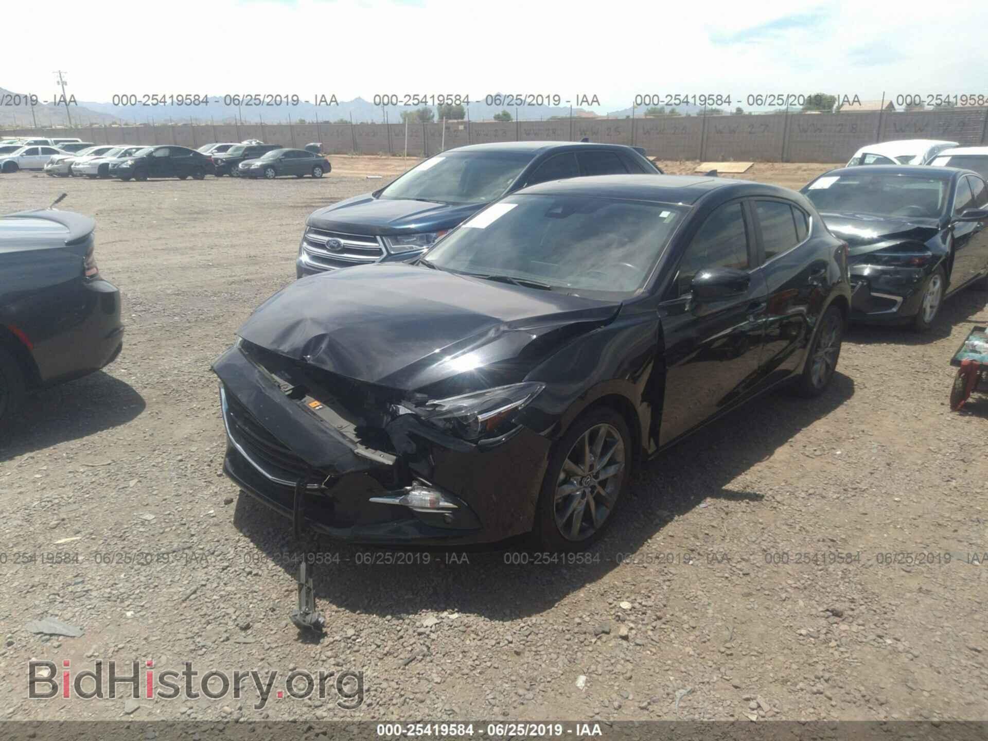 2018 MAZDA 3 - VIN: 3MZBN1M33JM169588 - Фото 2
