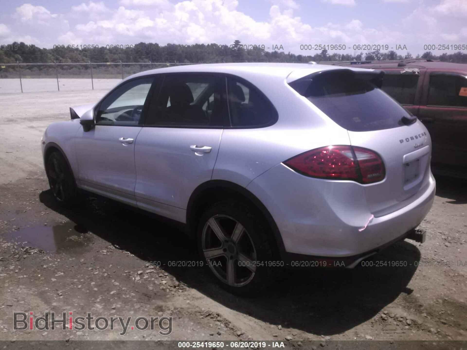 2011 PORSCHE CAYENNE - VIN: WP1AA2A21BLA02112 - Фото 3