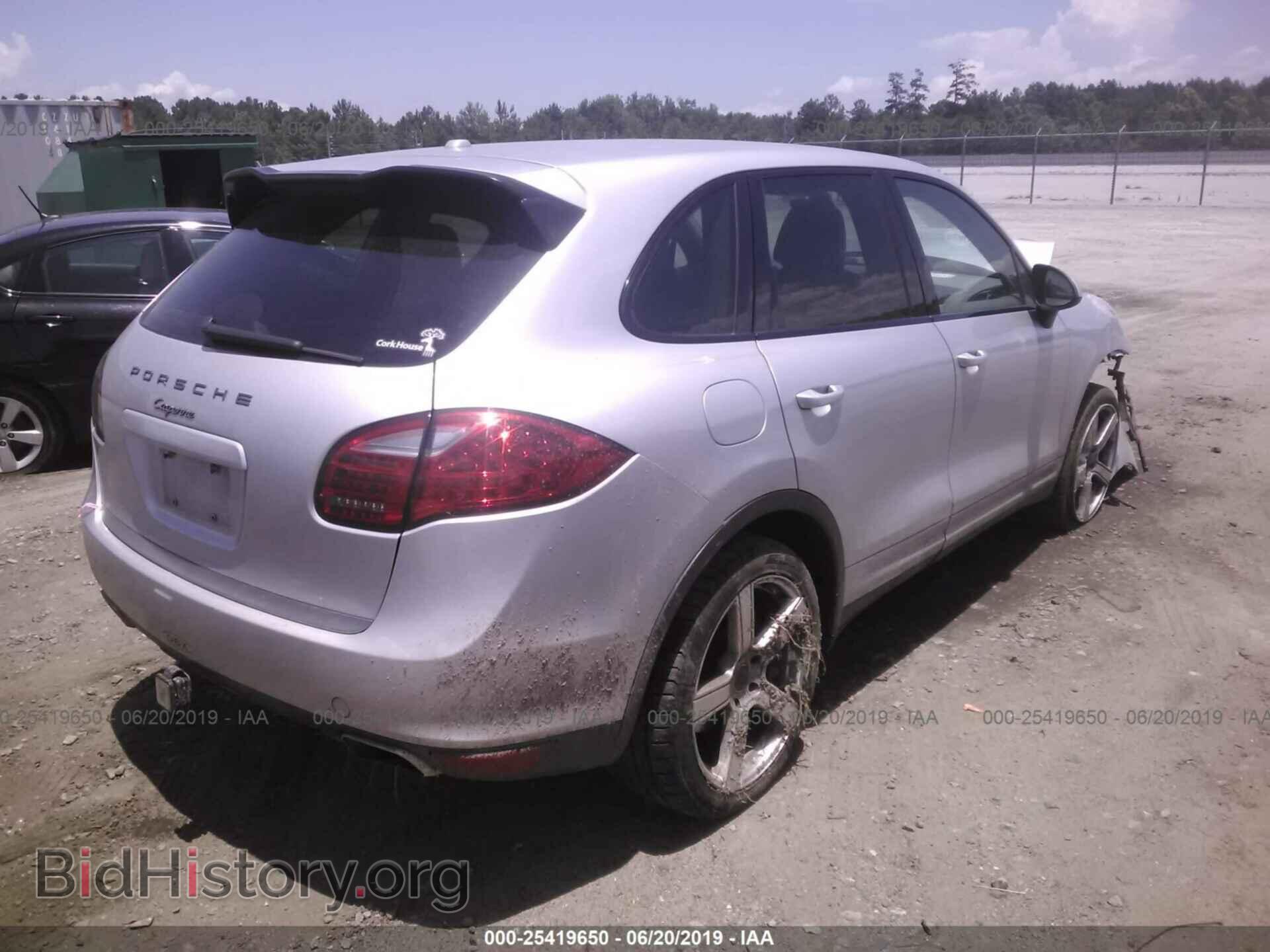 2011 PORSCHE CAYENNE - VIN: WP1AA2A21BLA02112 - Фото 4