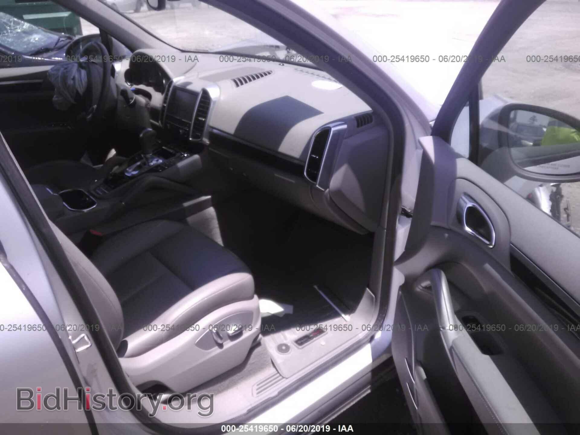 2011 PORSCHE CAYENNE - VIN: WP1AA2A21BLA02112 - Фото 5
