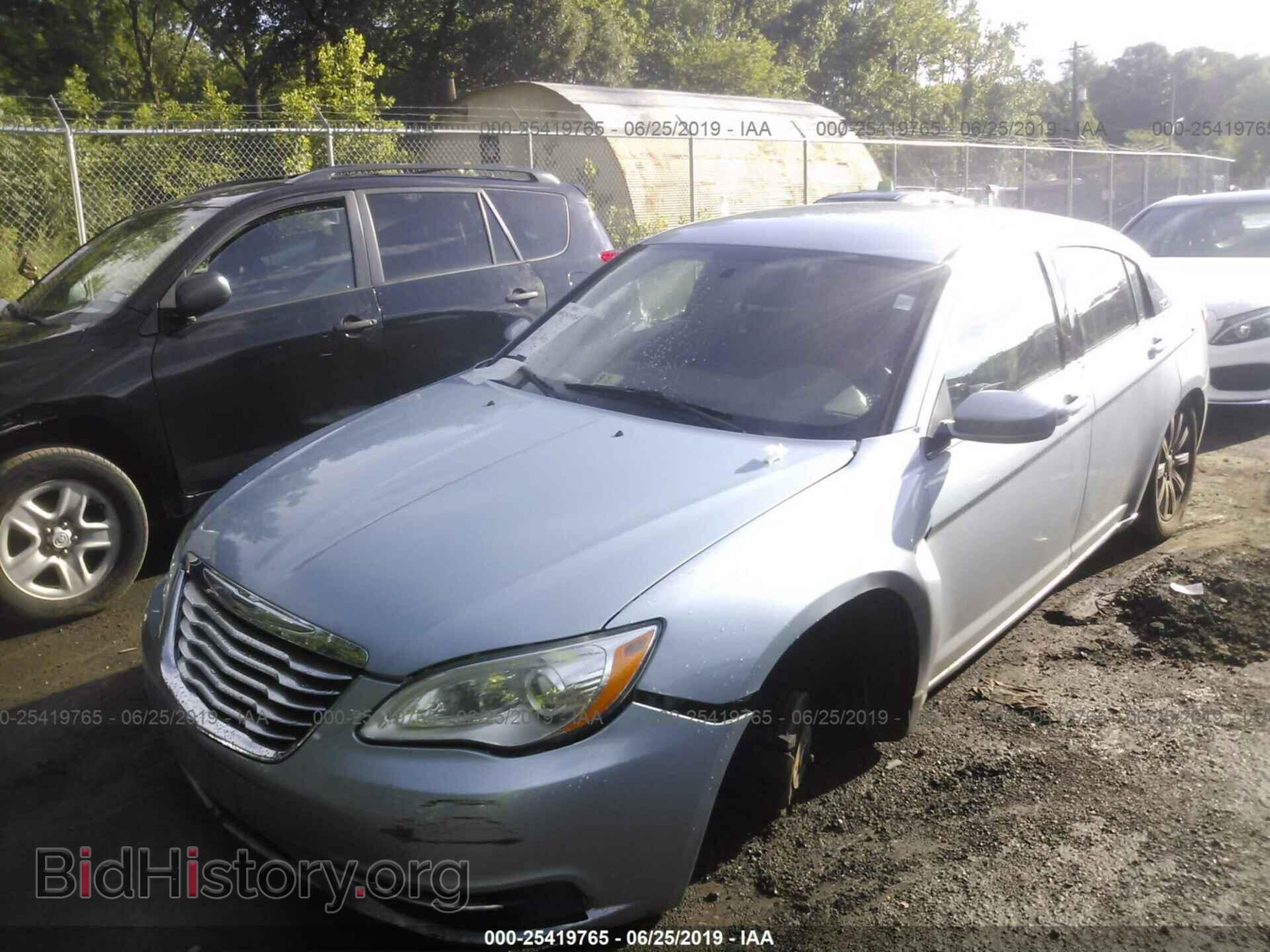 2013 CHRYSLER 200 - VIN: 1C3CCBBG4DN528745 - Photo 2