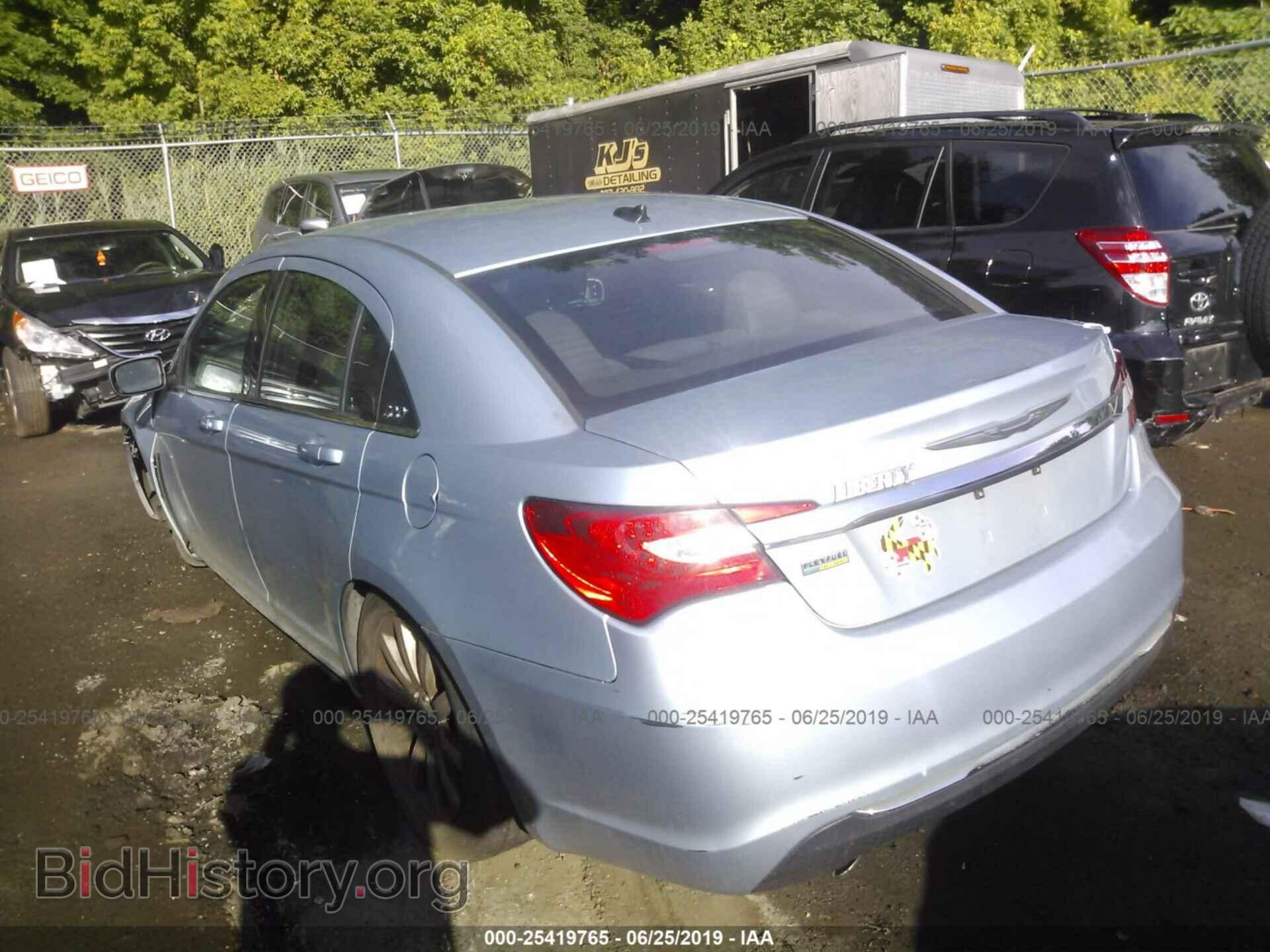 2013 CHRYSLER 200 - VIN: 1C3CCBBG4DN528745 - Photo 3