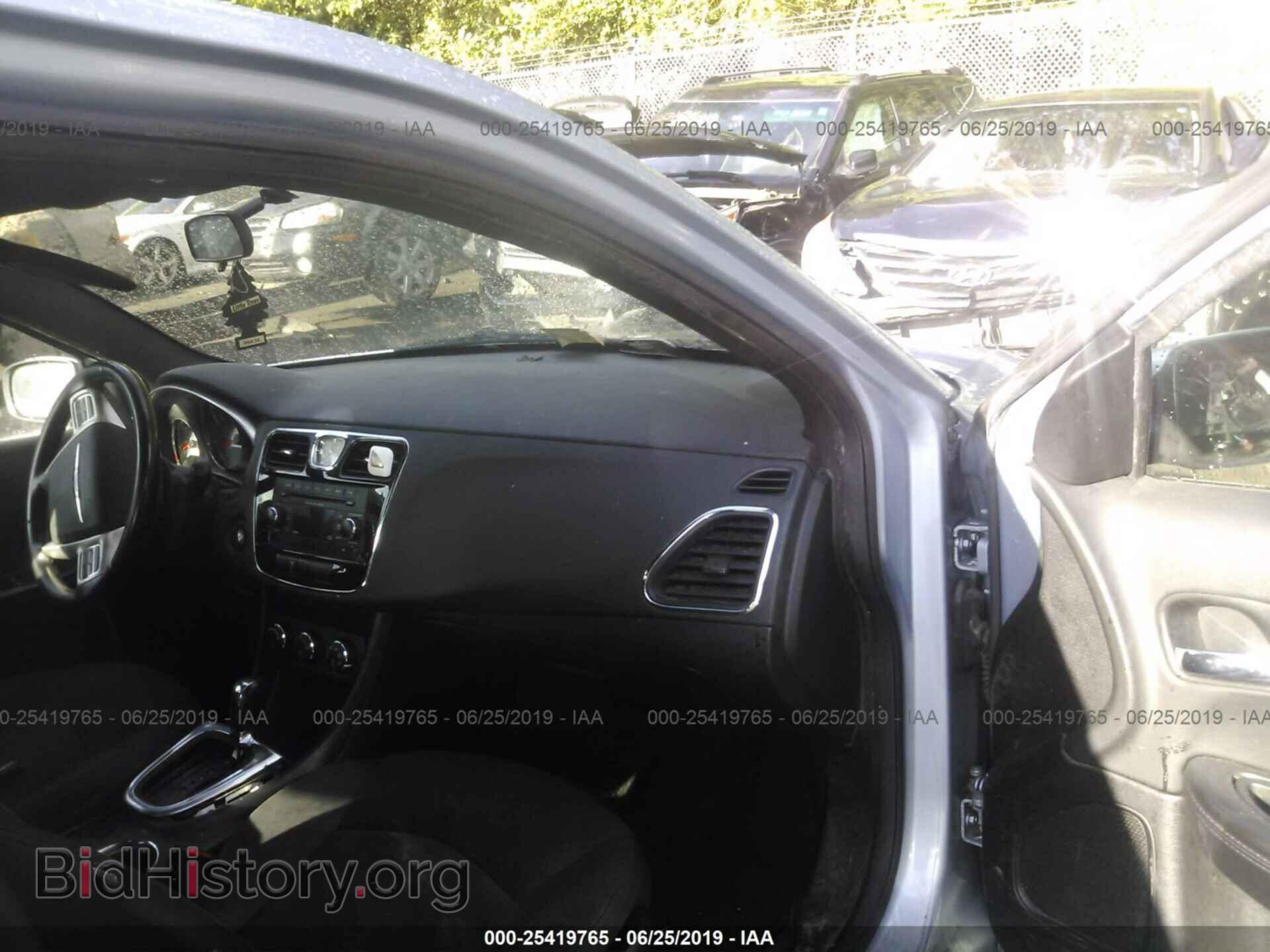 2013 CHRYSLER 200 - VIN: 1C3CCBBG4DN528745 - Photo 5