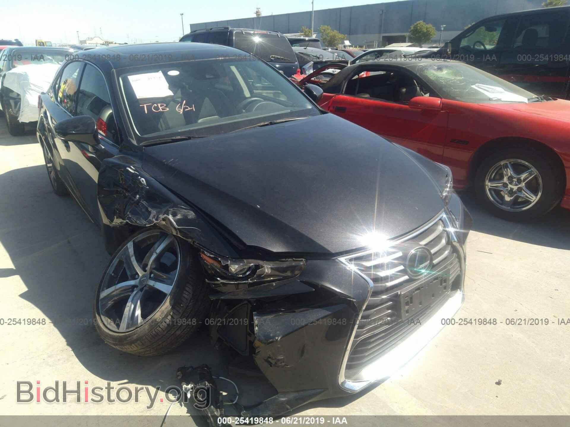 Photo JTHBA1D28H5051136 - LEXUS IS 2017