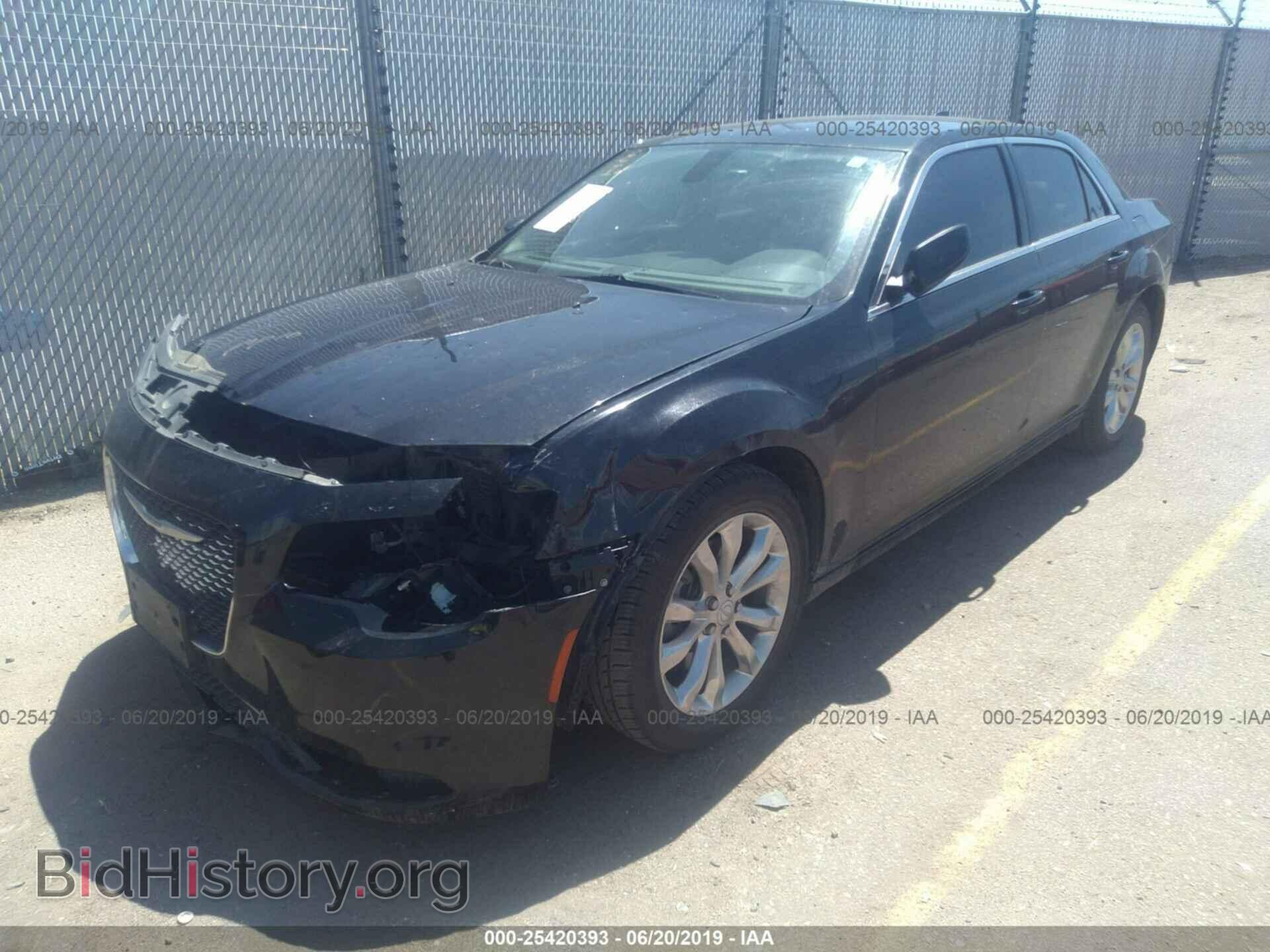 2016 CHRYSLER 300 - VIN: 2C3CCARG7GH183126 - Фото 2