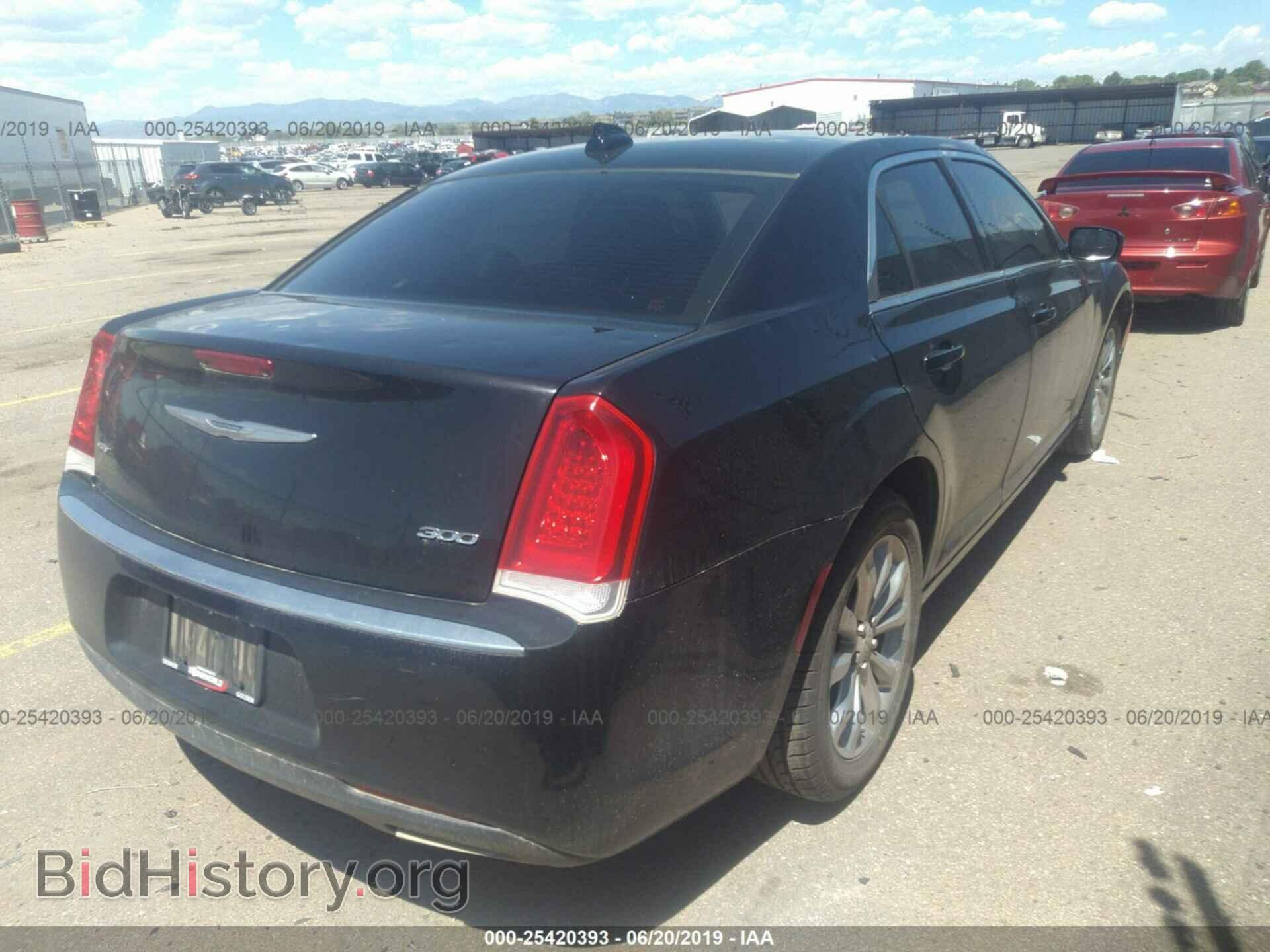 2016 CHRYSLER 300 - VIN: 2C3CCARG7GH183126 - Фото 4