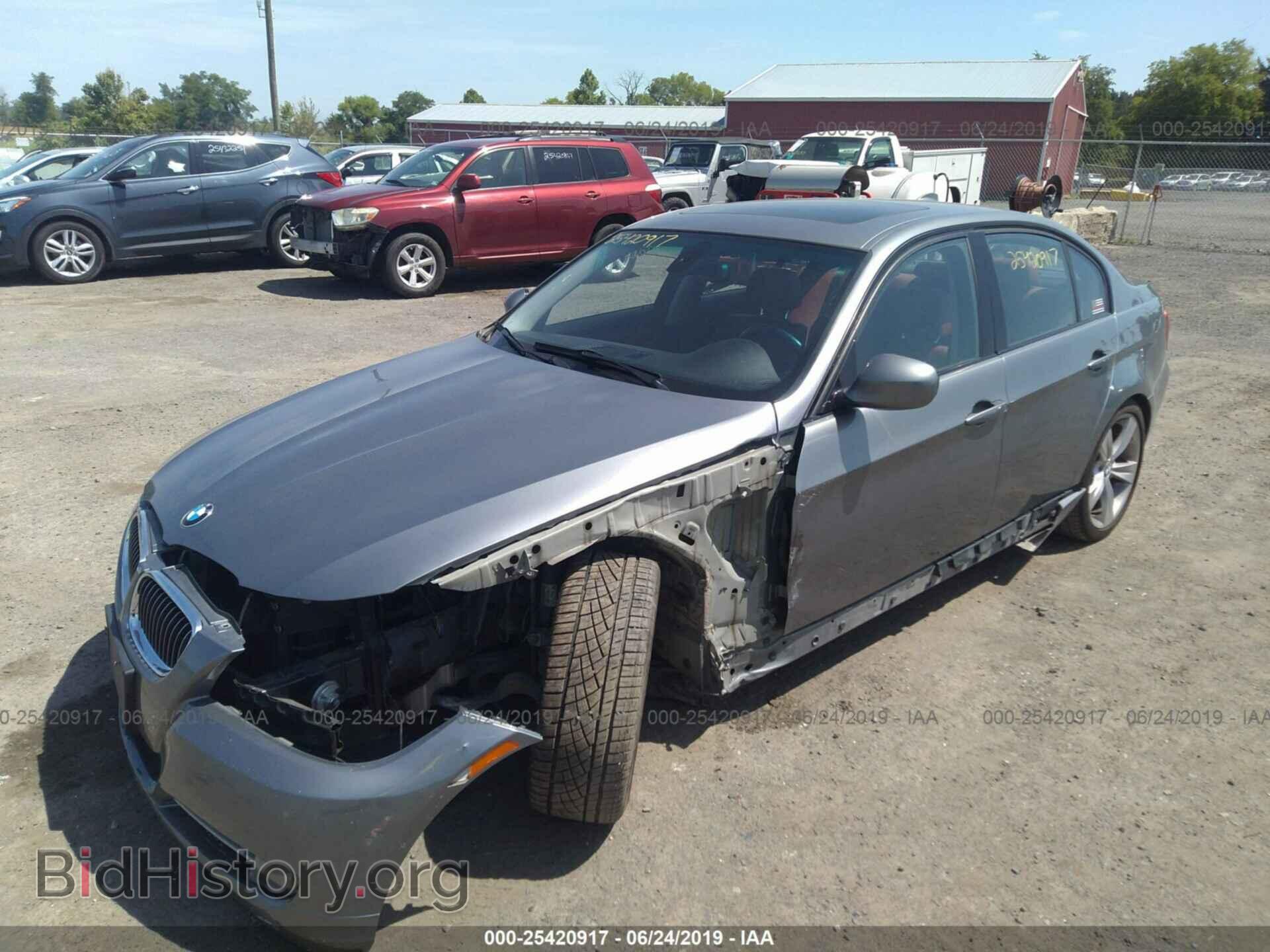 2011 BMW 335 - VIN: WBAPM5C51BE576786 - Фото 2