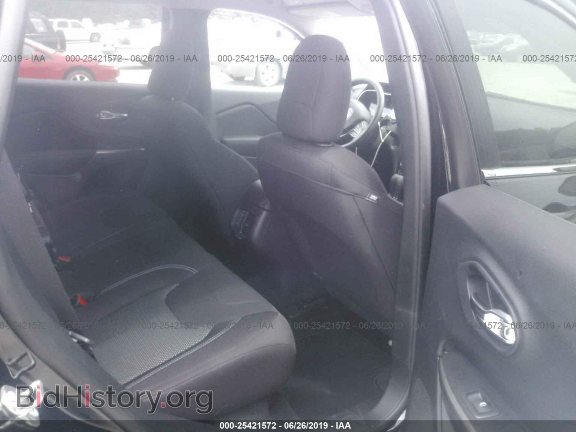 2019 JEEP CHEROKEE - VIN: 1C4PJLCB8KD326554 - Фото 8