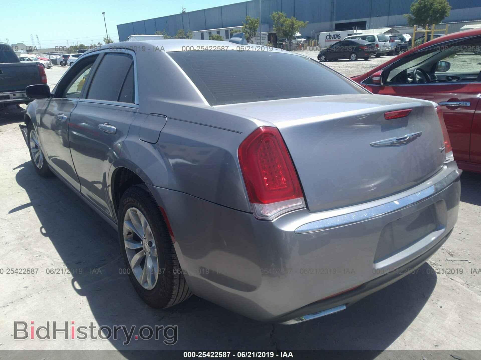 2015 CHRYSLER 300 - VIN: 2C3CCAAG7FH802124 - Фото 3