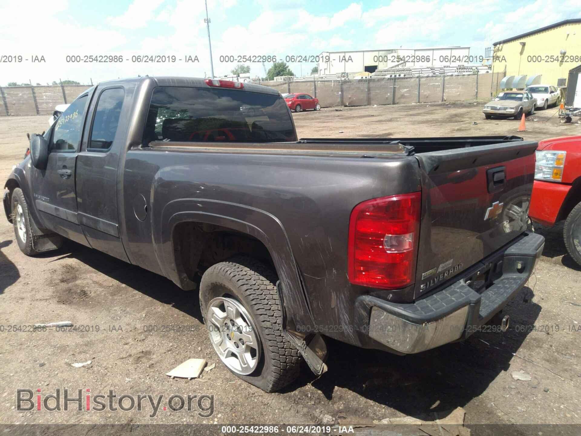 2007 CHEVROLET SILVERADO - VIN: 2GCEK190071589557 - Фото 3