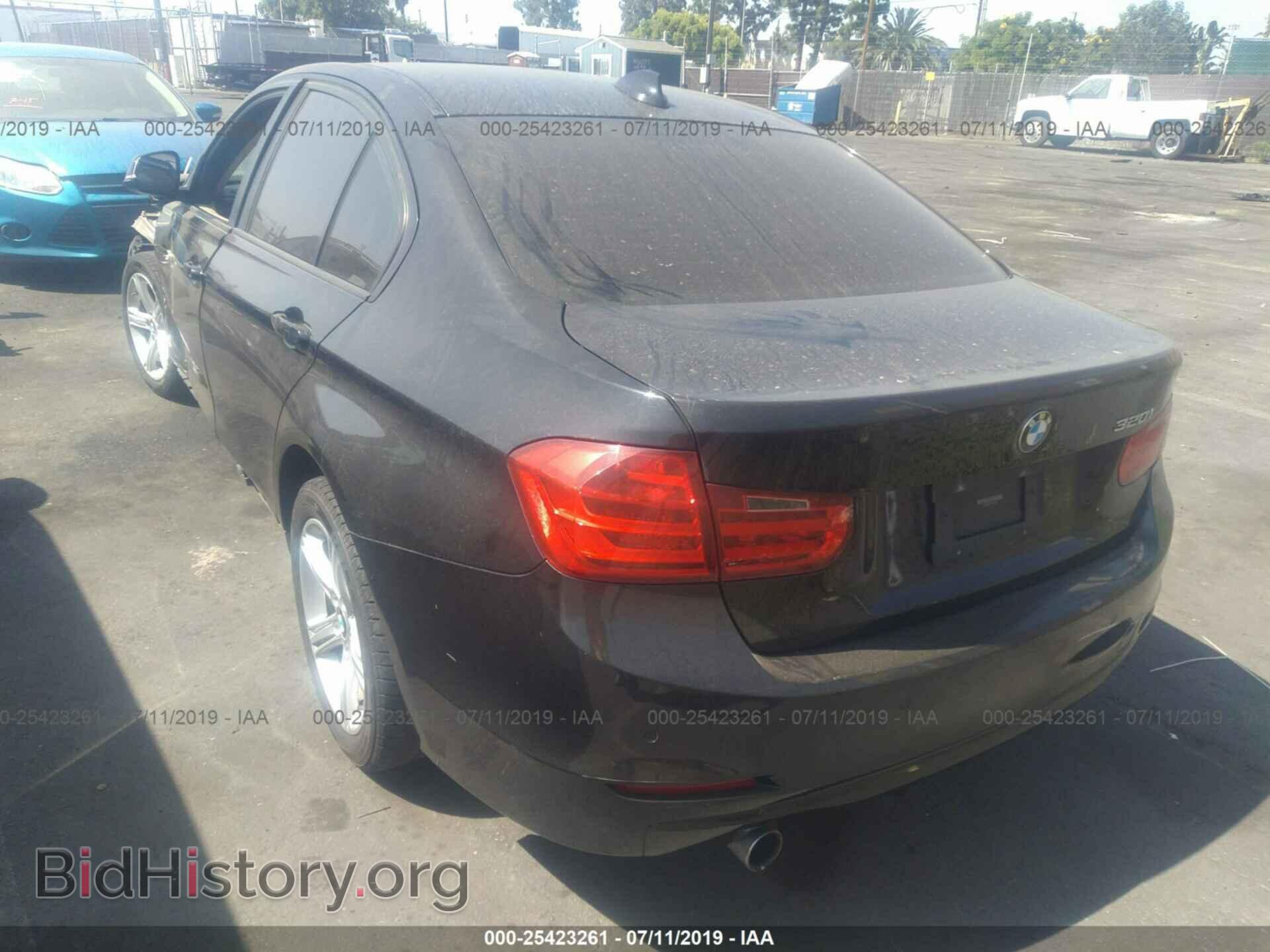 2014 BMW 320 - VIN: WBA3B1C51EK133766 - Фото 3