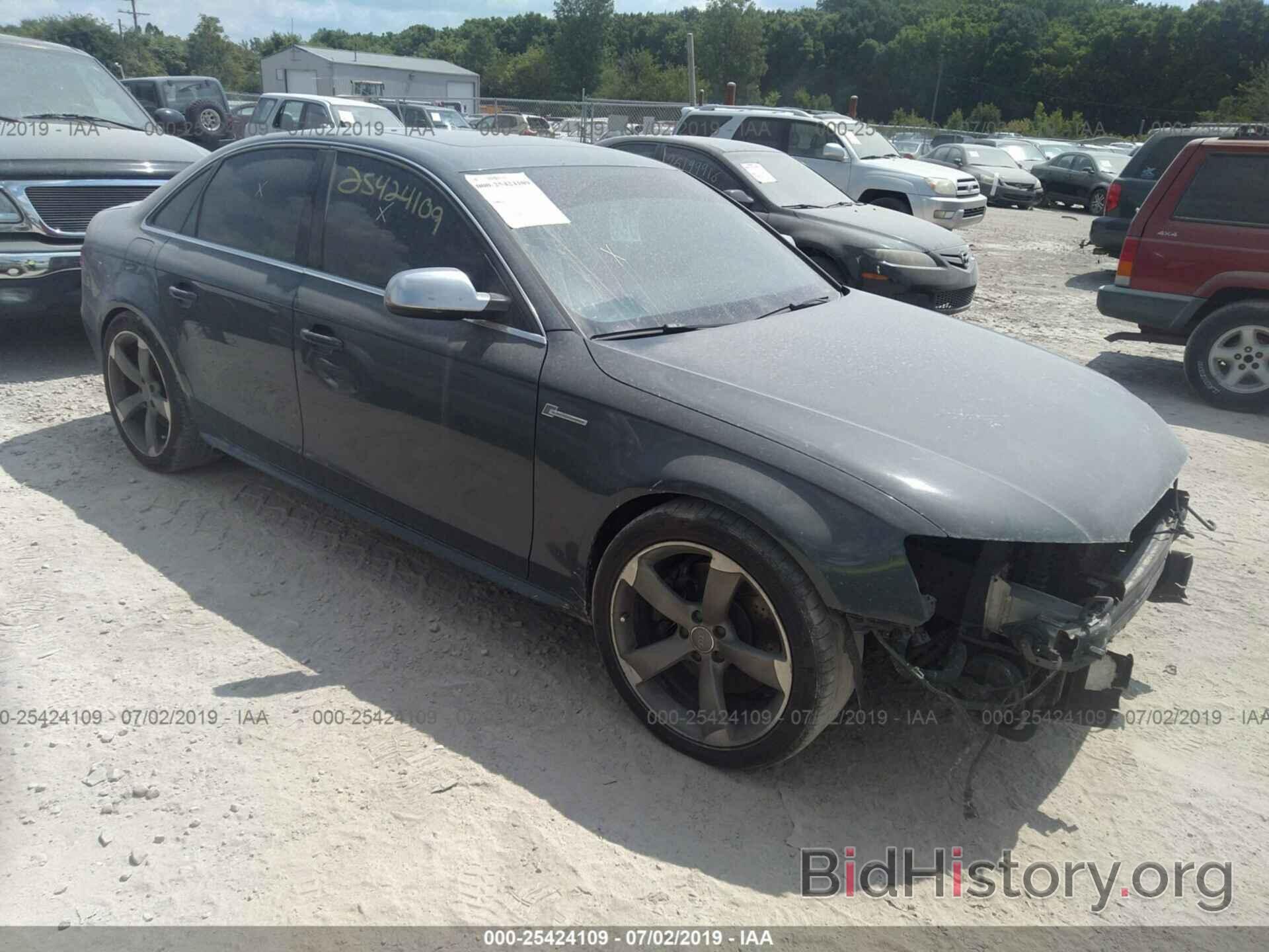 Photo WAUBGAFLXAA157393 - AUDI S4 2010