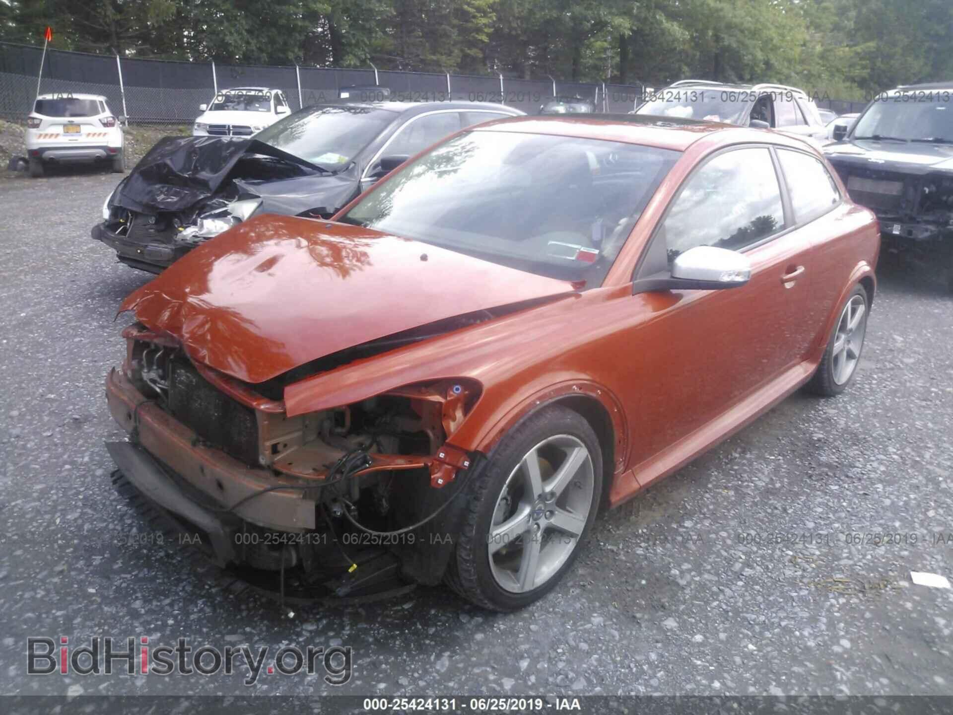 2011 VOLVO C30 - VIN: YV1672MK2B2201347 - Фото 2