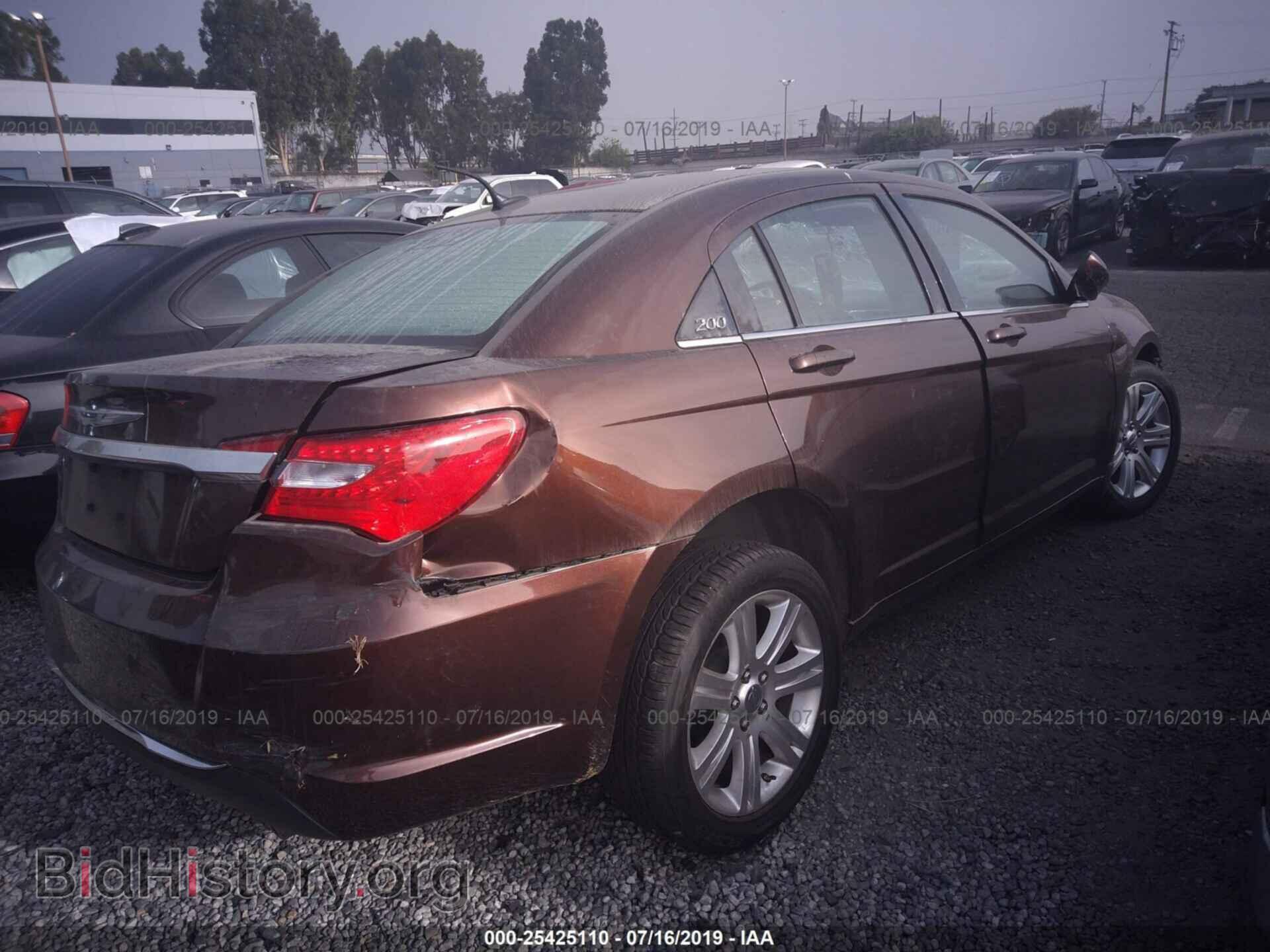 2012 CHRYSLER 200 - VIN: 1C3CCBBG1CN306226 - Фото 4