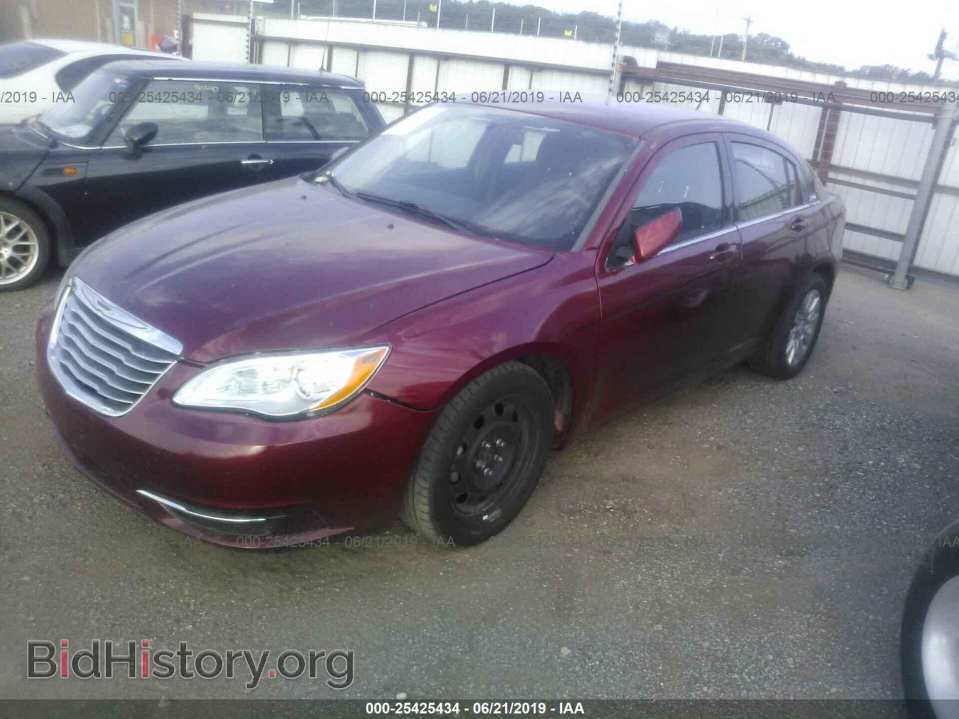 2014 CHRYSLER 200 - VIN: 1C3CCBAB5EN212357 - Фото 2