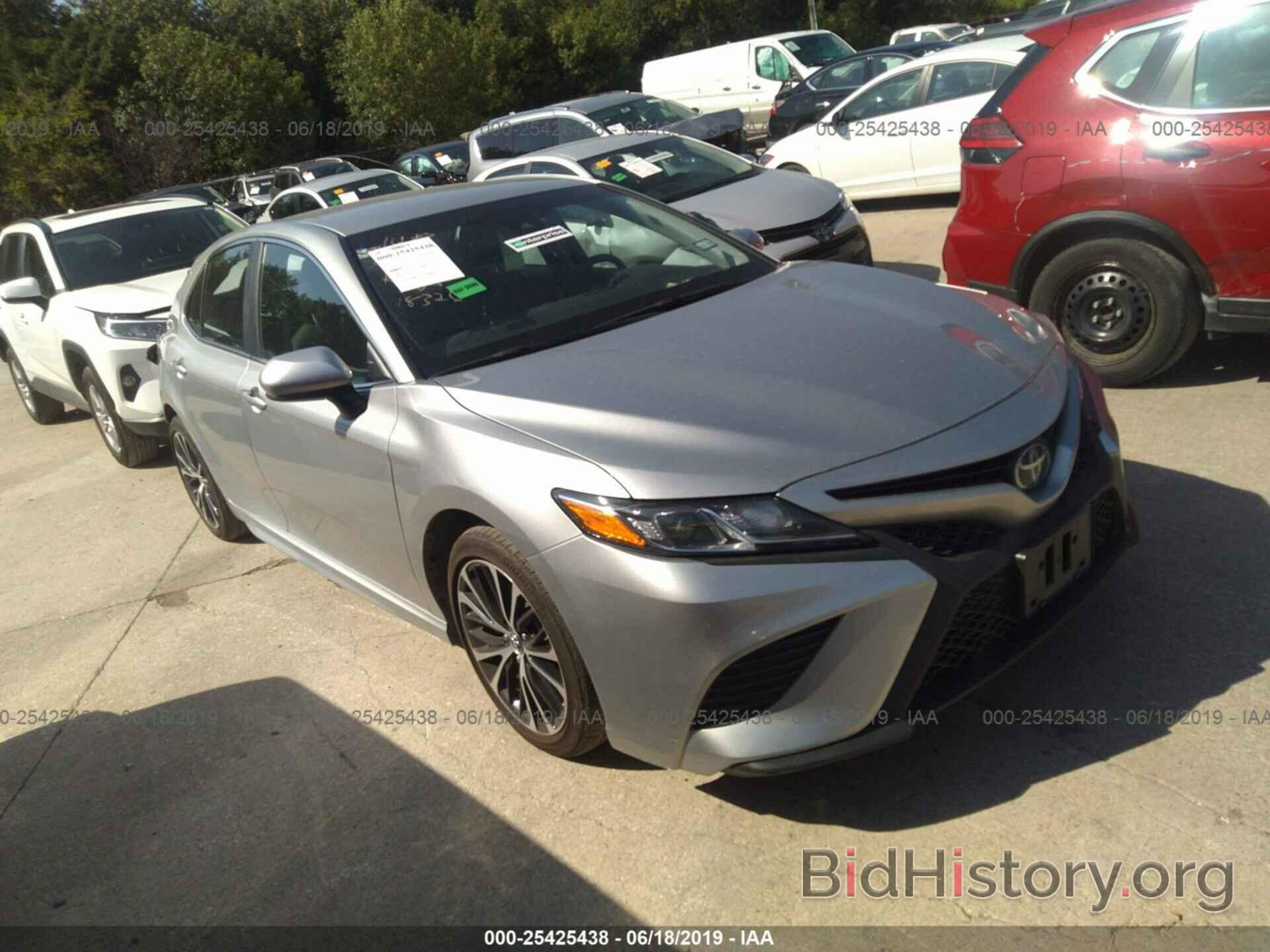 Photo 4T1B11HK6JU630919 - TOYOTA CAMRY 2018