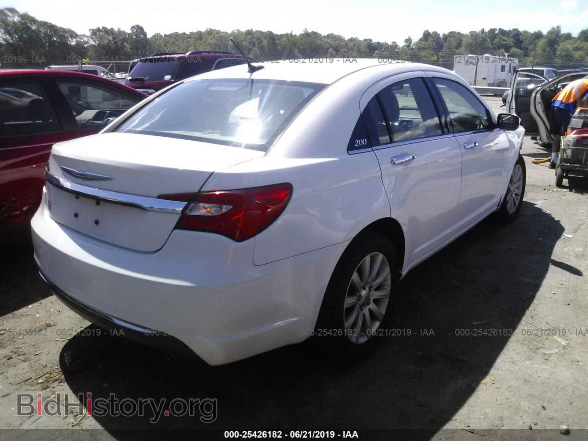 2013 CHRYSLER 200 - VIN: 1C3CCBCG8DN522817 - Photo 4