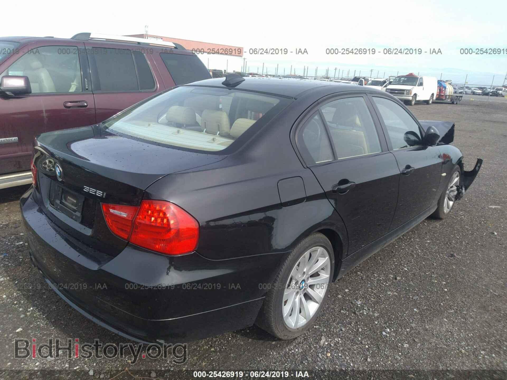 2011 BMW 328 - VIN: WBAPH7C53BE678994 - Фото 4