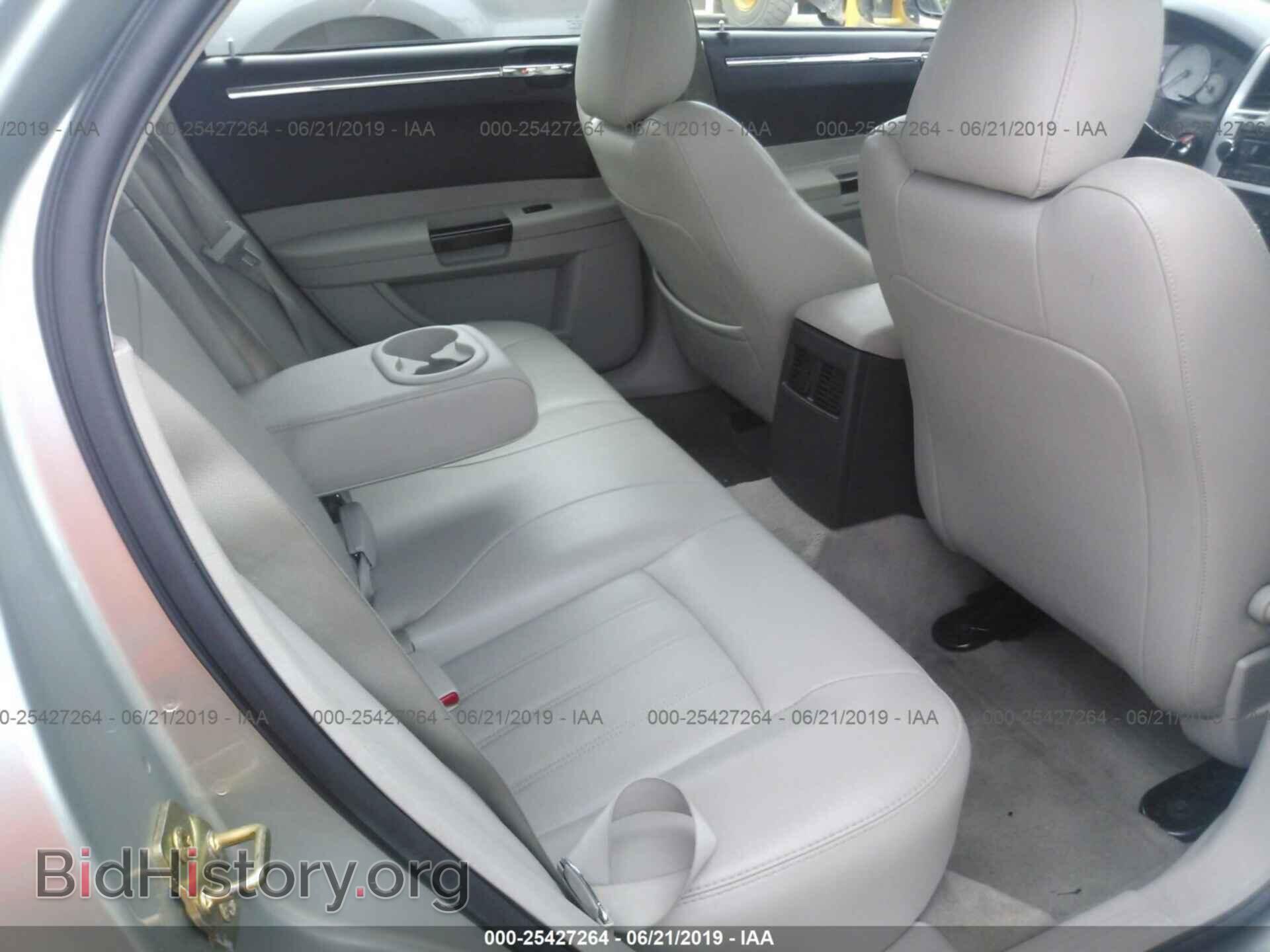 2006 CHRYSLER 300C - VIN: 2C3KA63H06H451173 - Фото 8