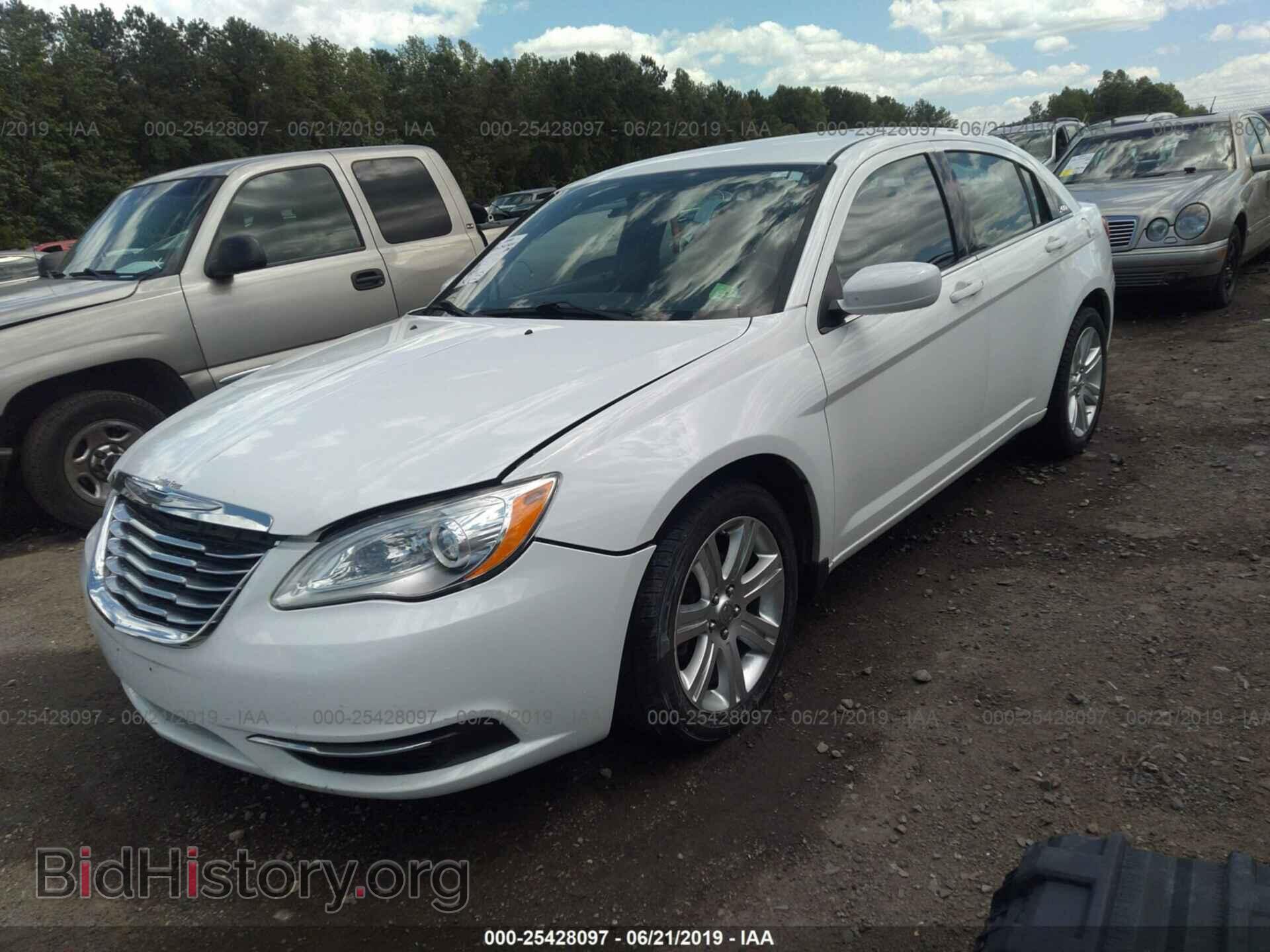2012 CHRYSLER 200 - VIN: 1C3CCBBG5CN306441 - Фото 2