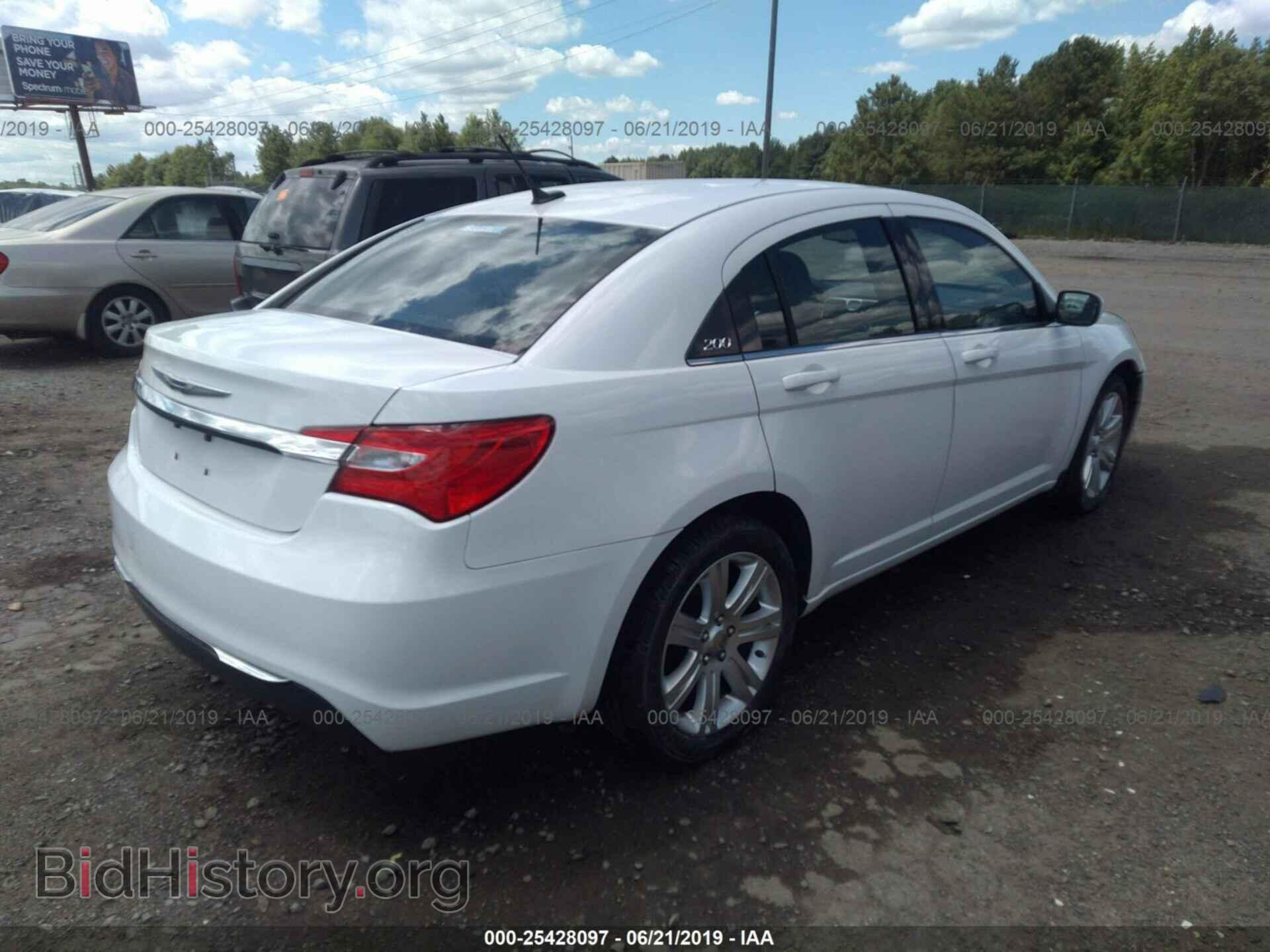2012 CHRYSLER 200 - VIN: 1C3CCBBG5CN306441 - Фото 4