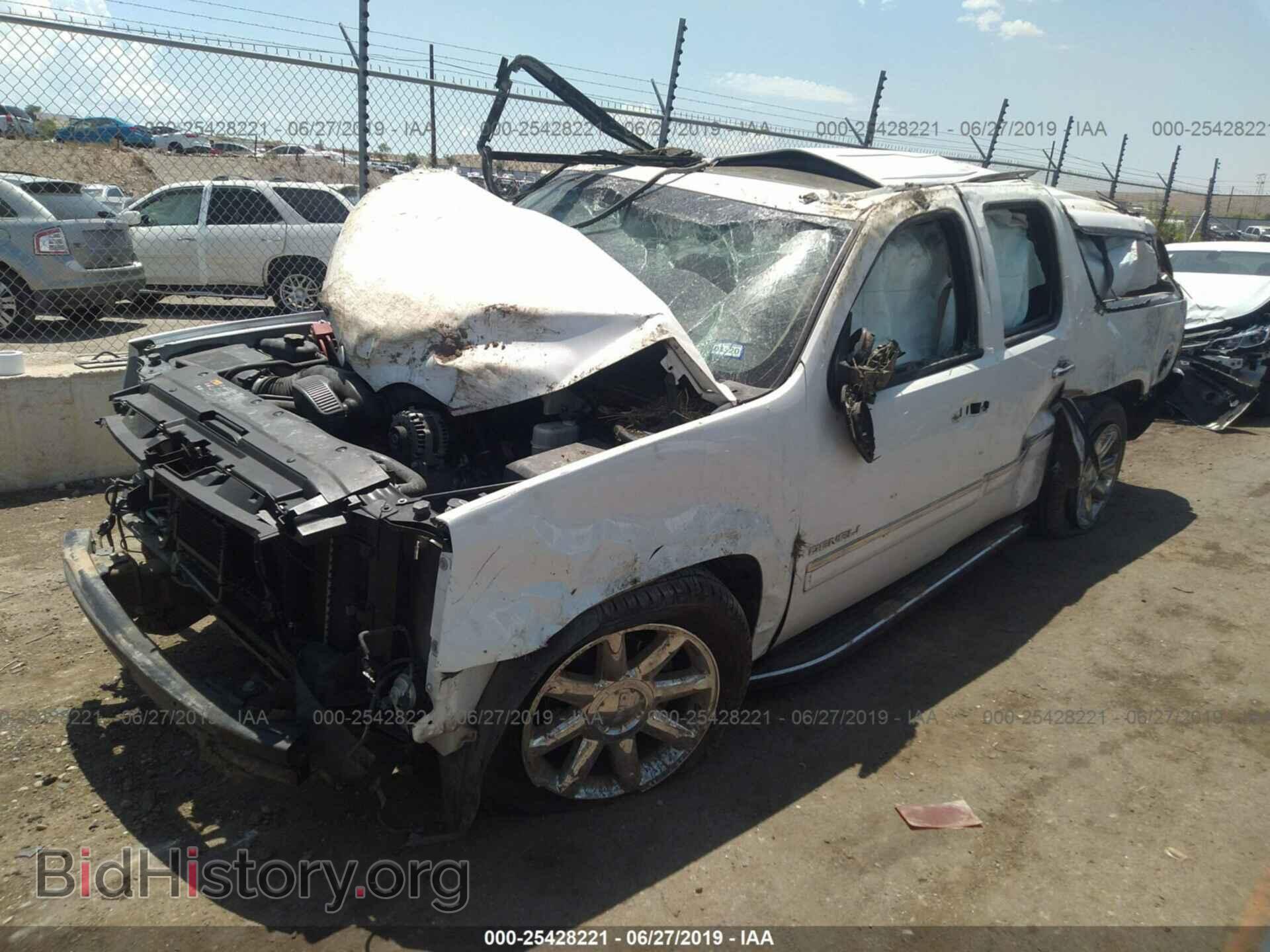 2012 GMC YUKON XL - VIN: 1GKS2MEF2CR149652 - Фото 2