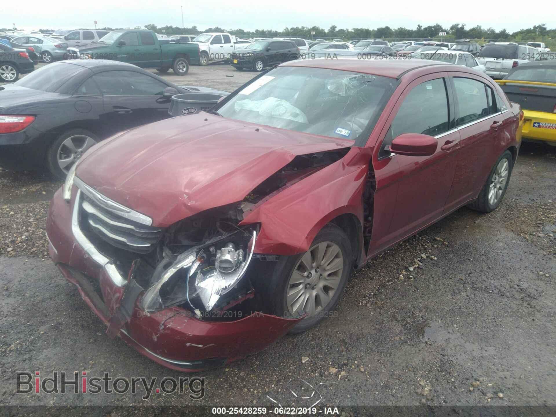 2014 CHRYSLER 200 - VIN: 1C3CCBAB6EN211881 - Photo 2