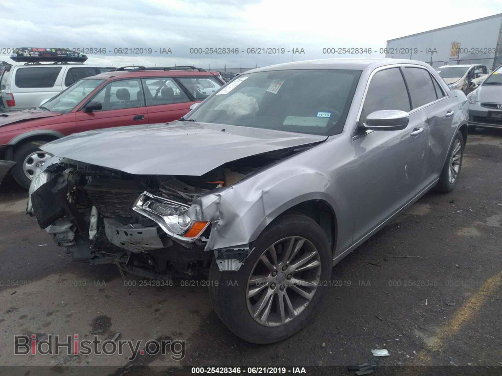 2013 CHRYSLER 300C - VIN: 2C3CCAET3DH661797 - Фото 2