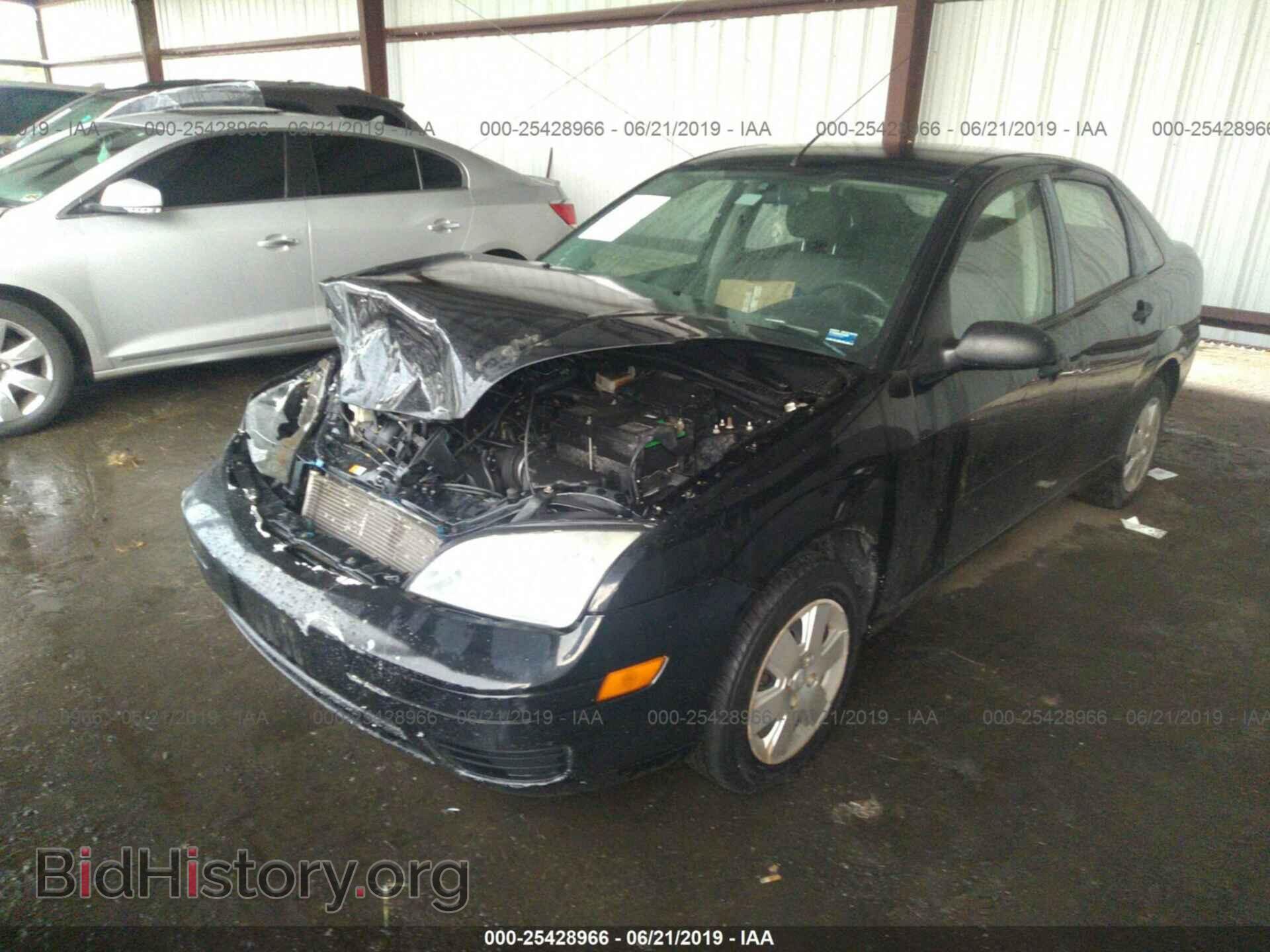 2007 FORD FOCUS - VIN: 1FAFP34N57W207249 - Photo 2